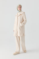 Çıtçıt Kapamalı Yırtmaçlı Kapitone Kap - Ekru TUGBA