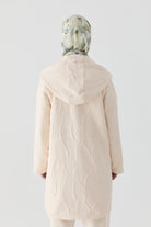 Çıtçıt Kapamalı Yırtmaçlı Kapitone Kap - Ekru TUGBA