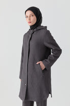 Çıtçıt Kapamalı Yırtmaçlı Kapitone Kap - Antrasit TUGBA