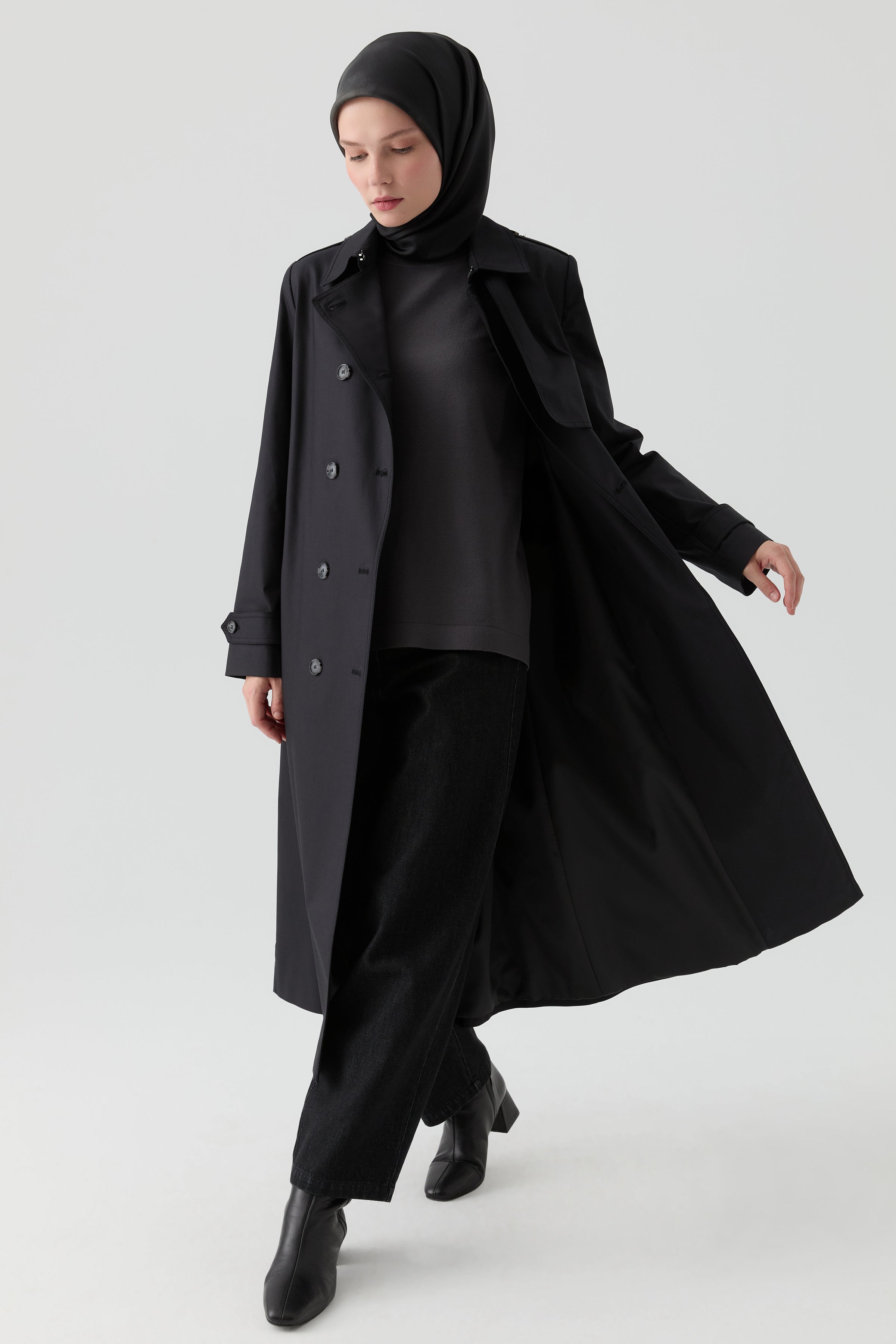 Rüzgarlık Detaylı Trençkot - Siyah TUGBA