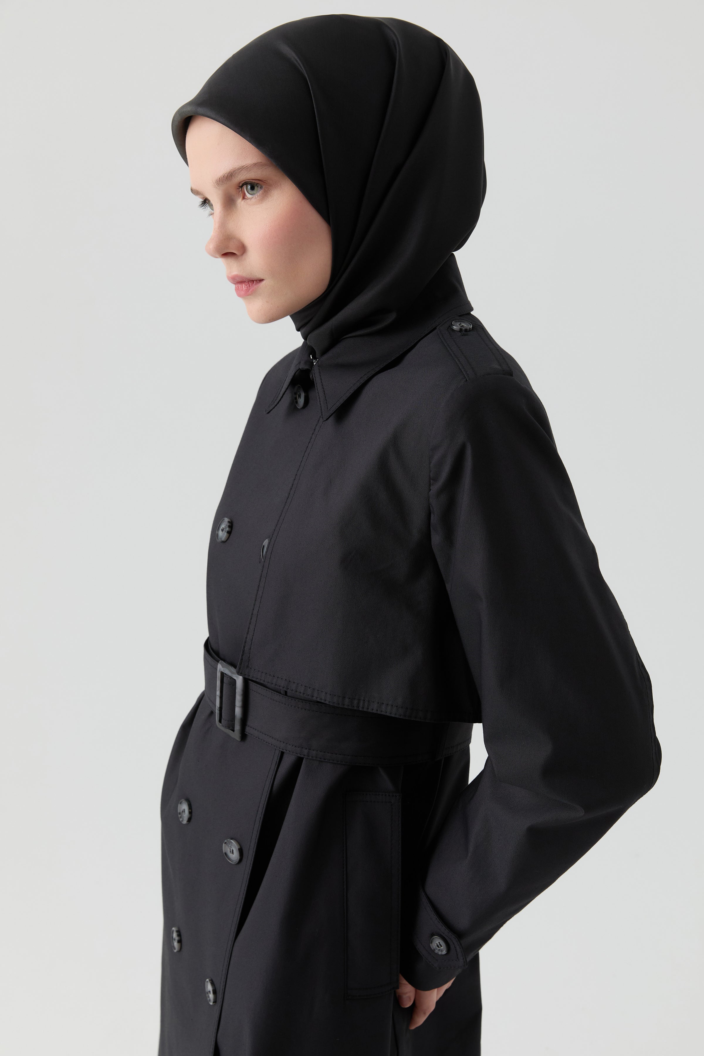 Rüzgarlık Detaylı Trençkot - Siyah TUGBA