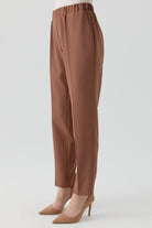 Bel Lastikli Havuç Pantolon - Fındık TUGBA