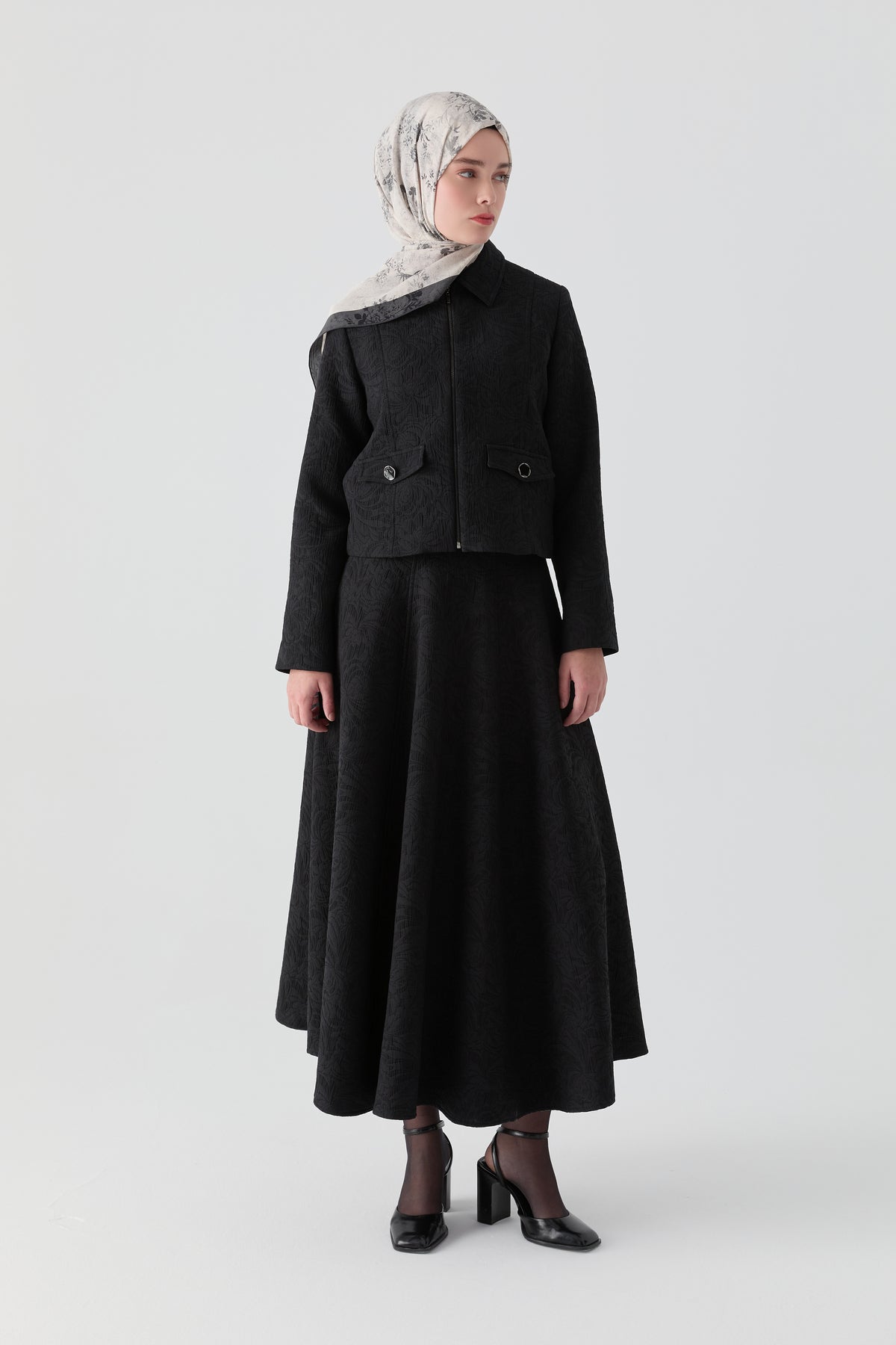 Conjunto de chaqueta y falda acolchadas - Negro