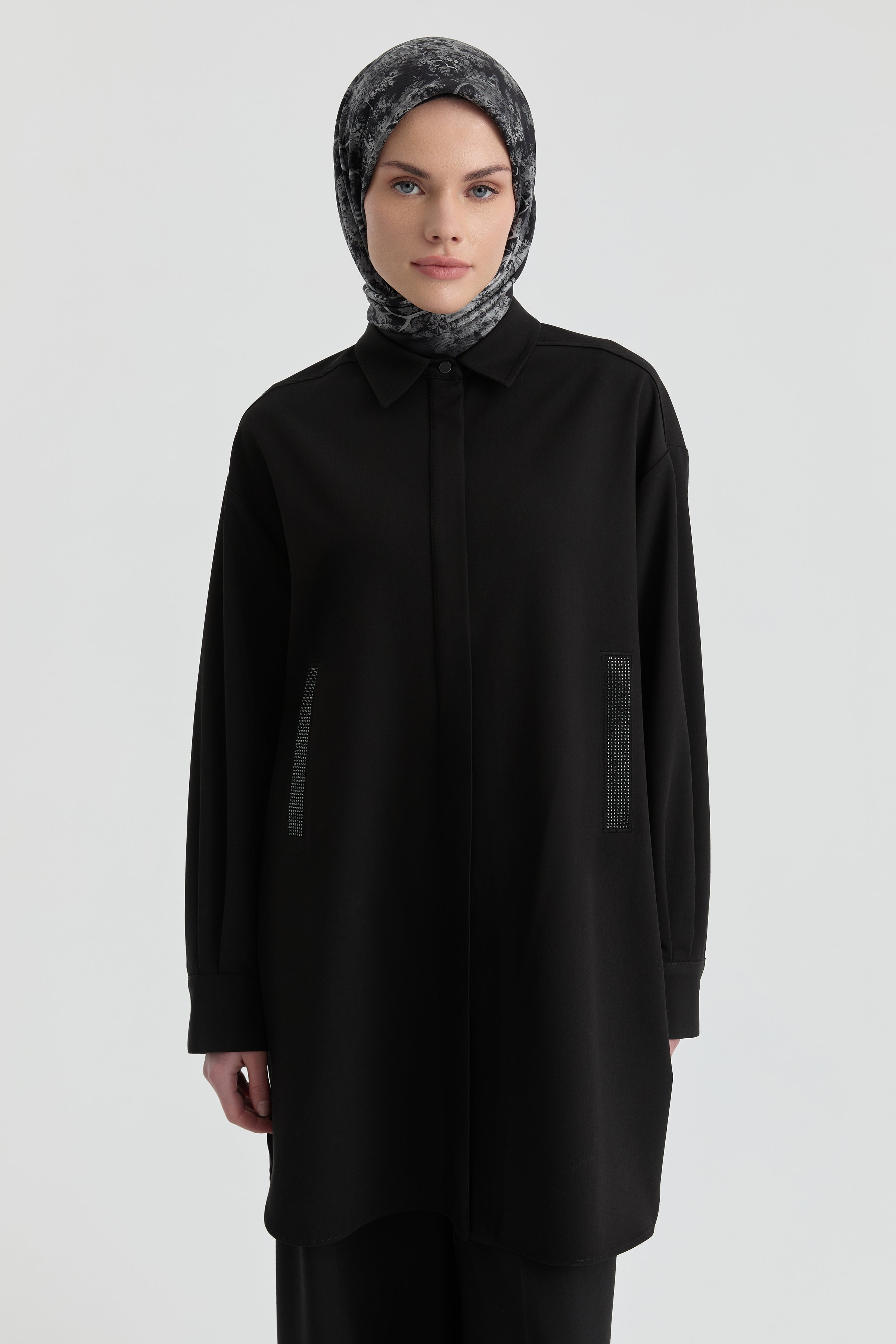 Taş İşleme Detaylı Tunik - Siyah TUGBA