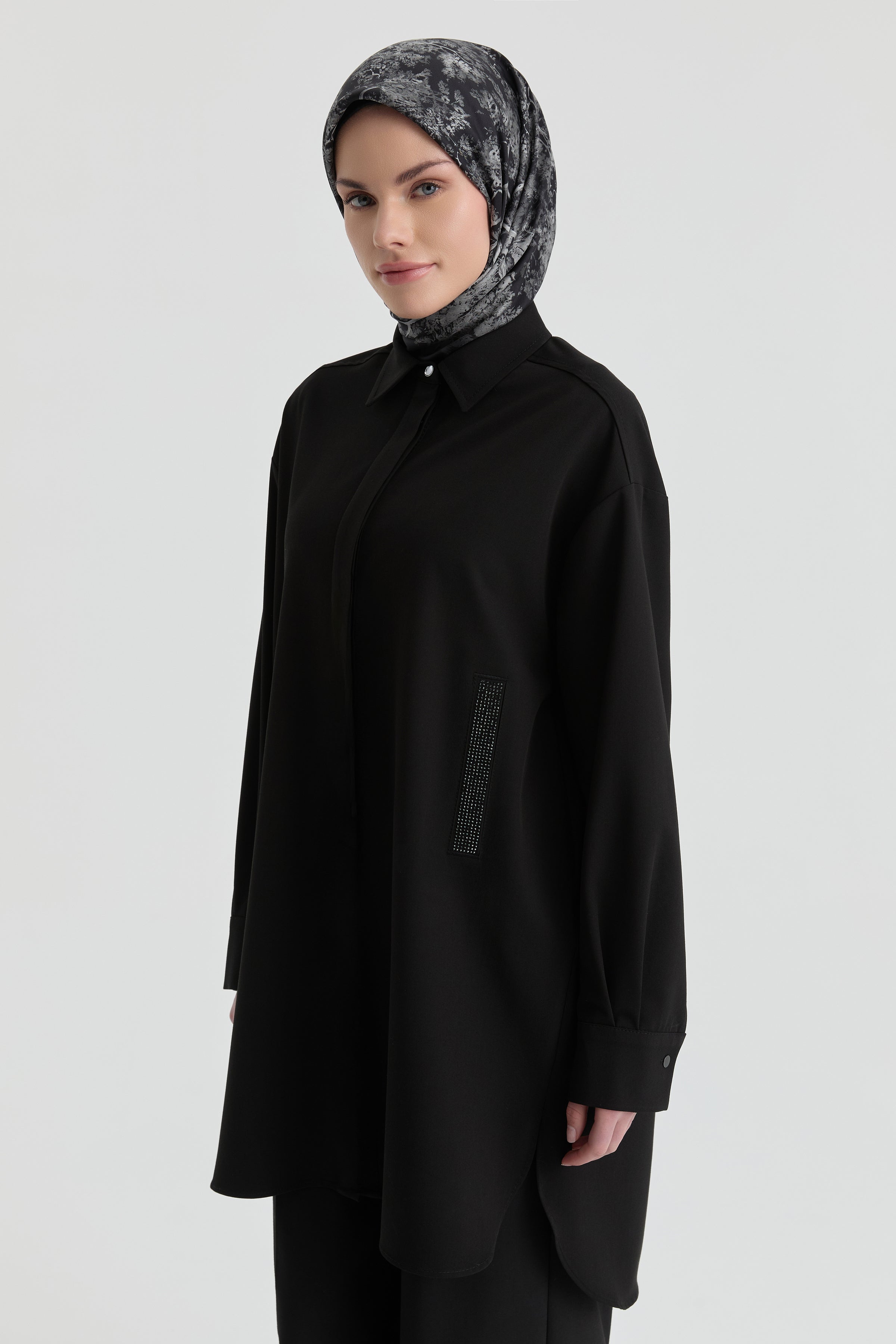 Taş İşleme Detaylı Tunik - Siyah TUGBA