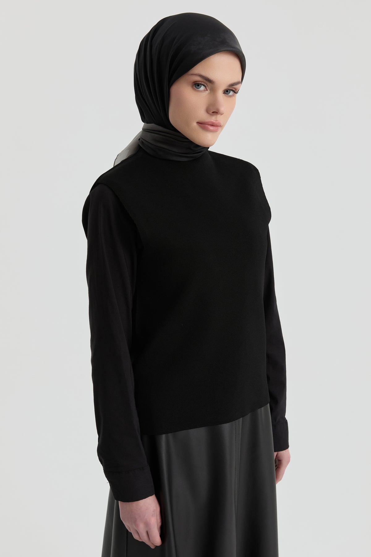 Knitted Sweater - Black
