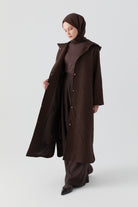 Çıtçıt Kapamalı Yırtmaçlı Kapitone Kap - Kahve TUGBA