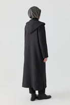 Çıtçıt Kapamalı Yırtmaçlı Kapitone Kap - Siyah TUGBA