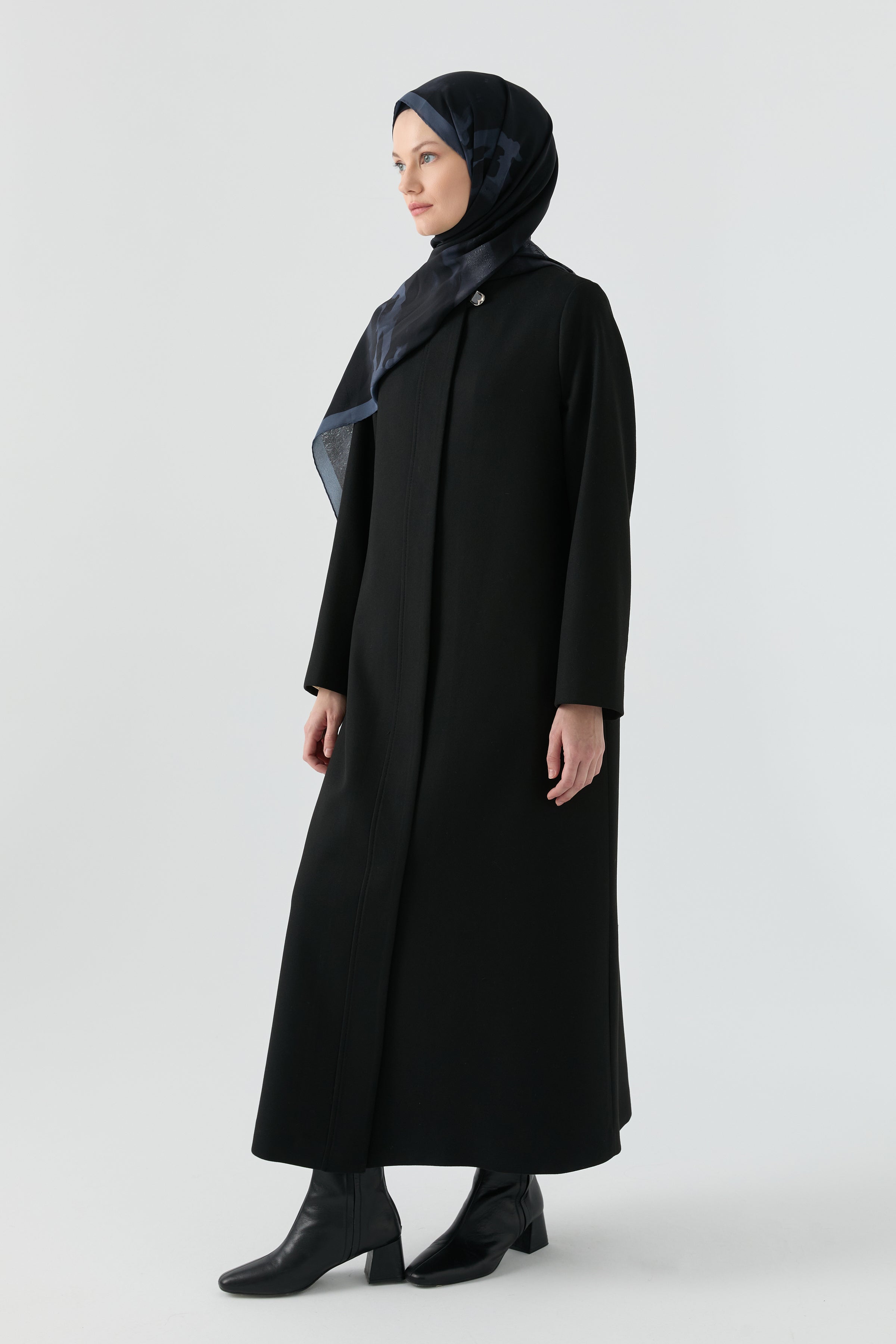 Gizli Pat Düğmeli Basic Manto - Siyah TUGBA