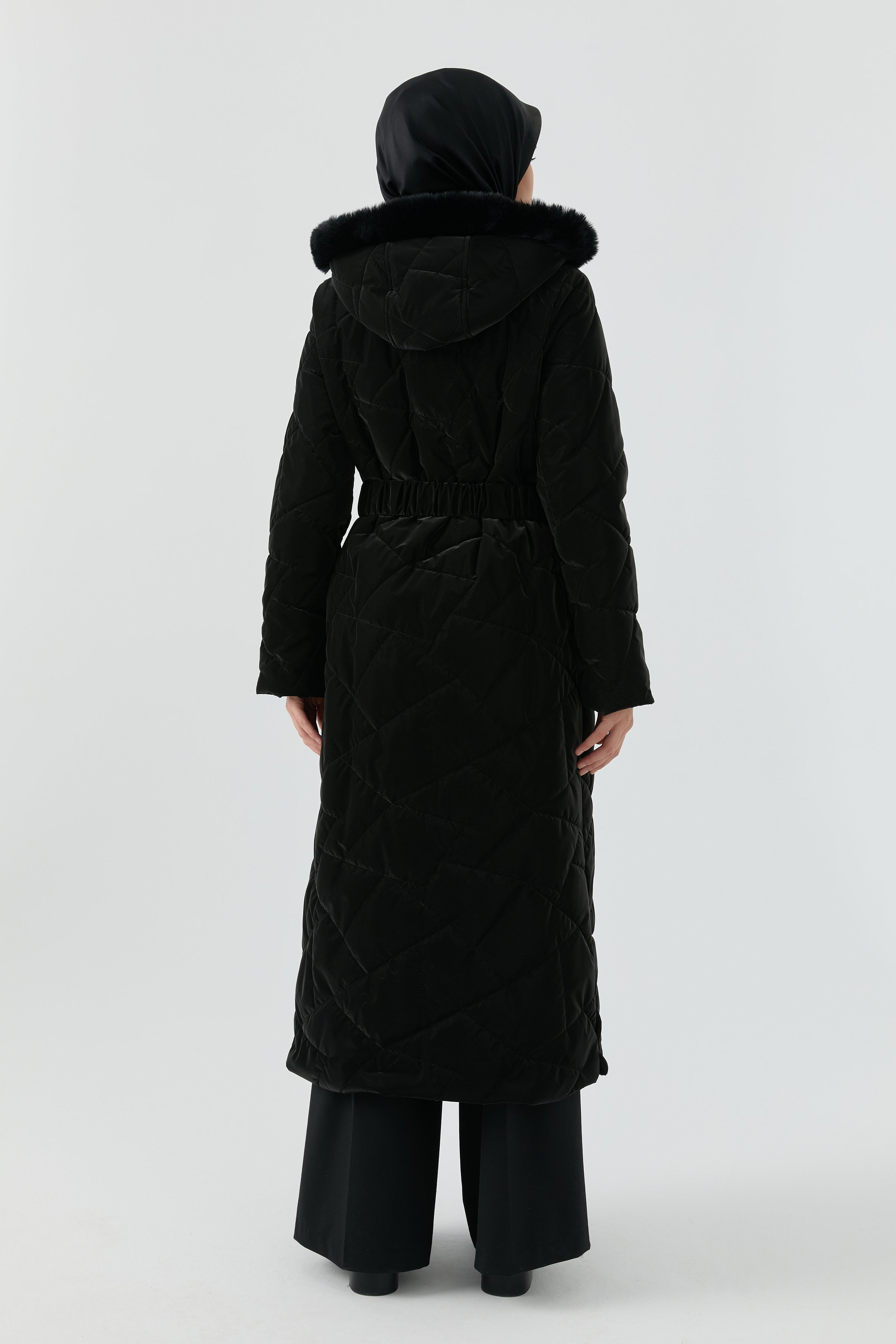 Cam Kırığı Desenli Kapitone Manto - Siyah TUGBA