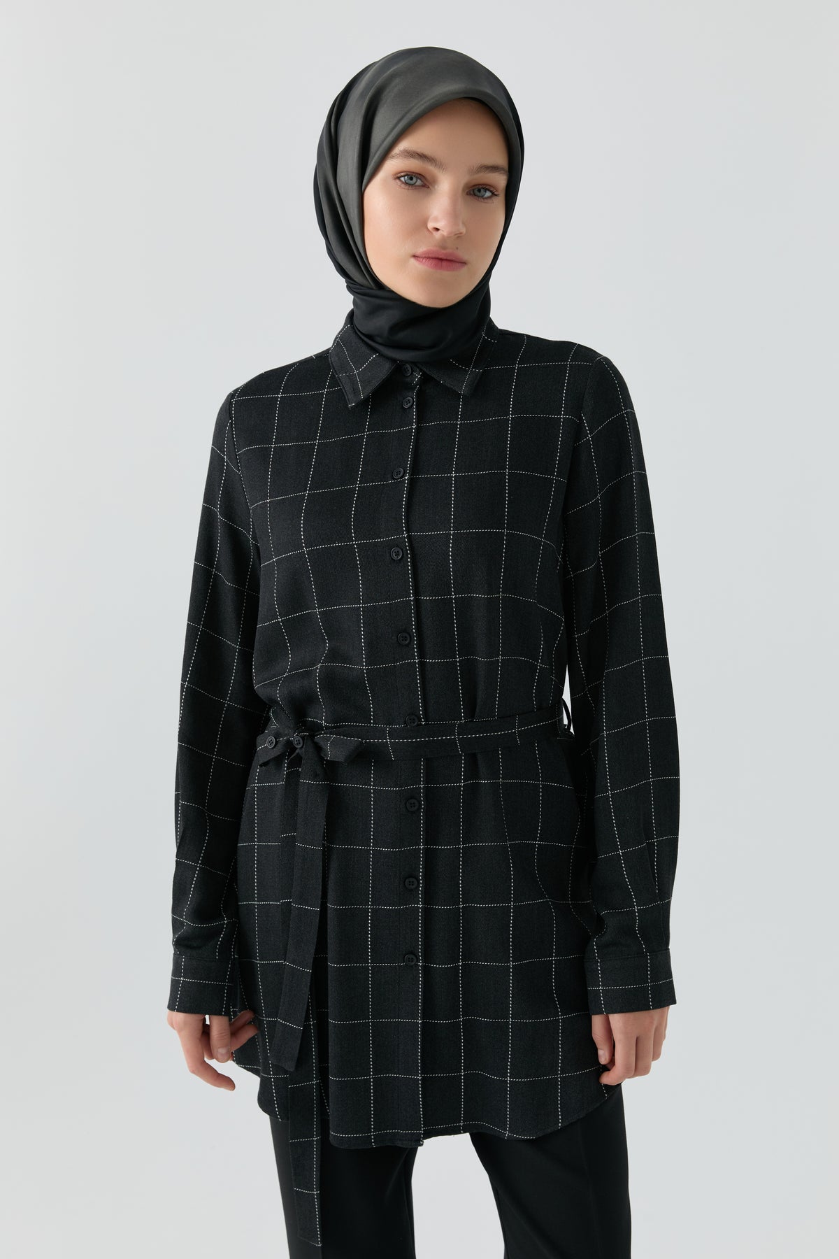 Kuşağı Düğme Detaylı Tunik - Siyah TUGBA