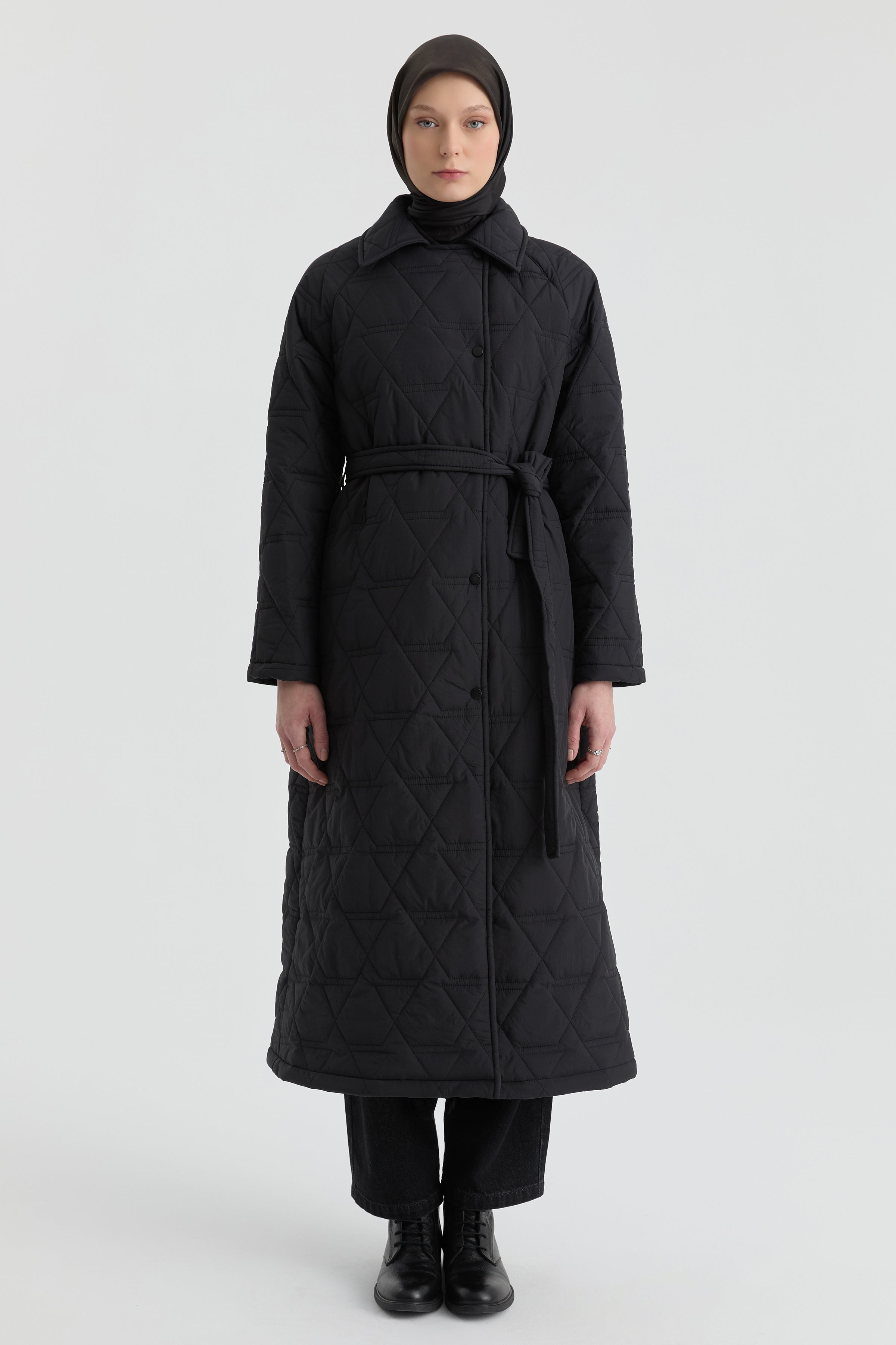 Şömizye Yakalı Manto - Siyah TUGBA