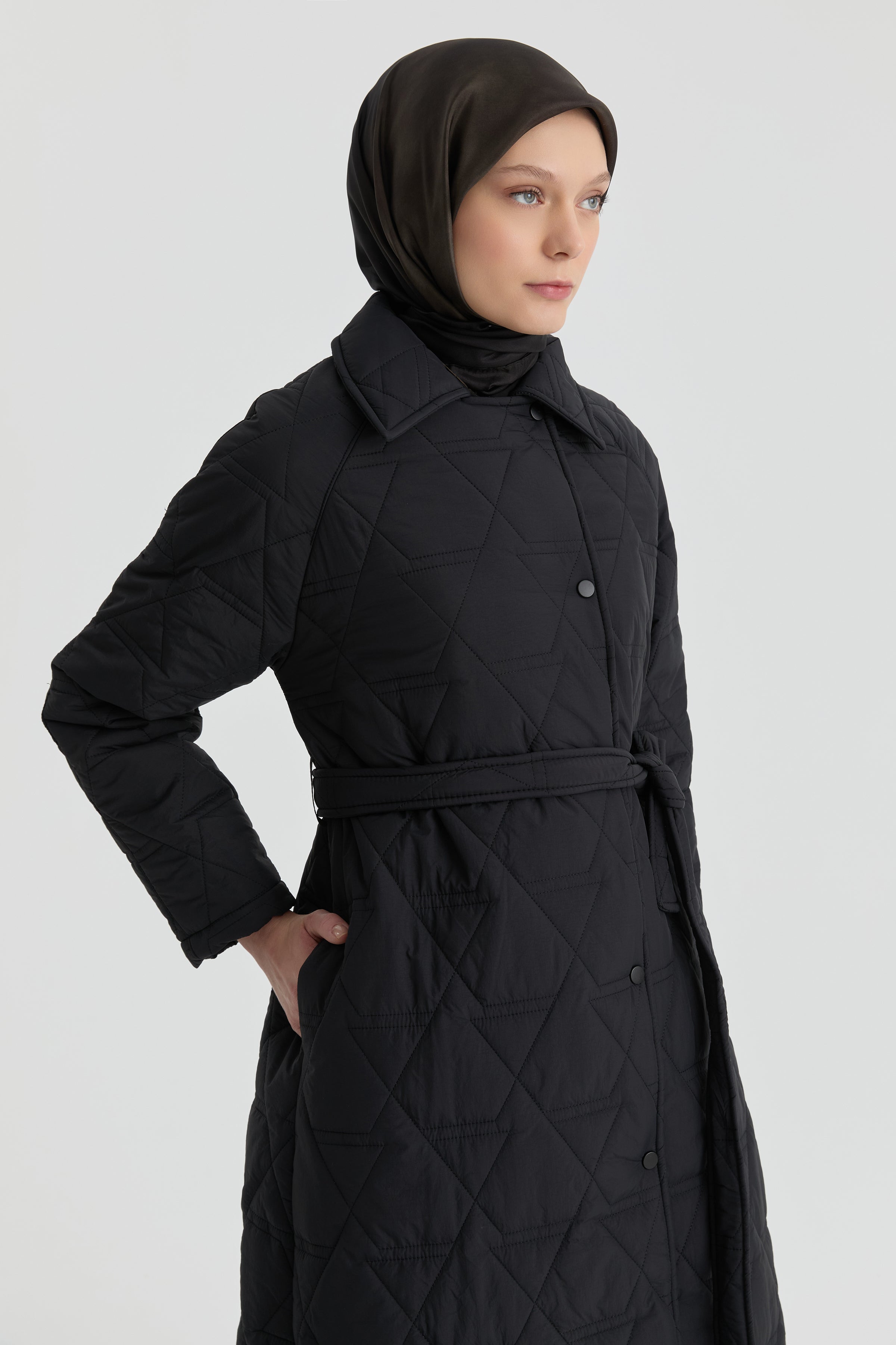 Şömizye Yakalı Manto - Siyah TUGBA