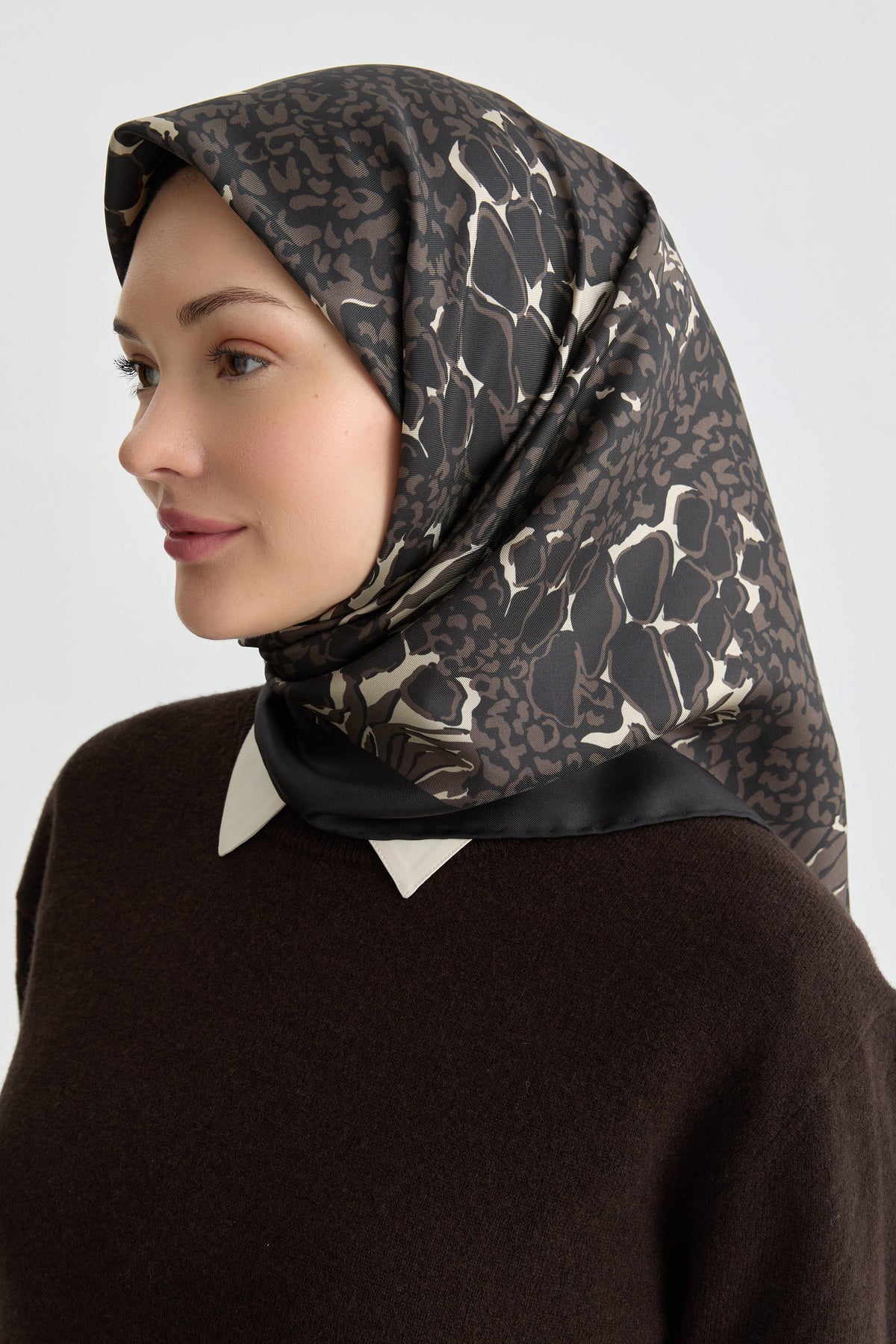 Arlina Twill İpek Eşarp - Kahve TUGBA