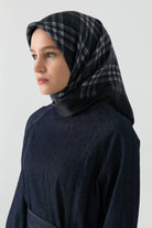 Tansel Twill İpek Eşarp - Lacivert TUGBA