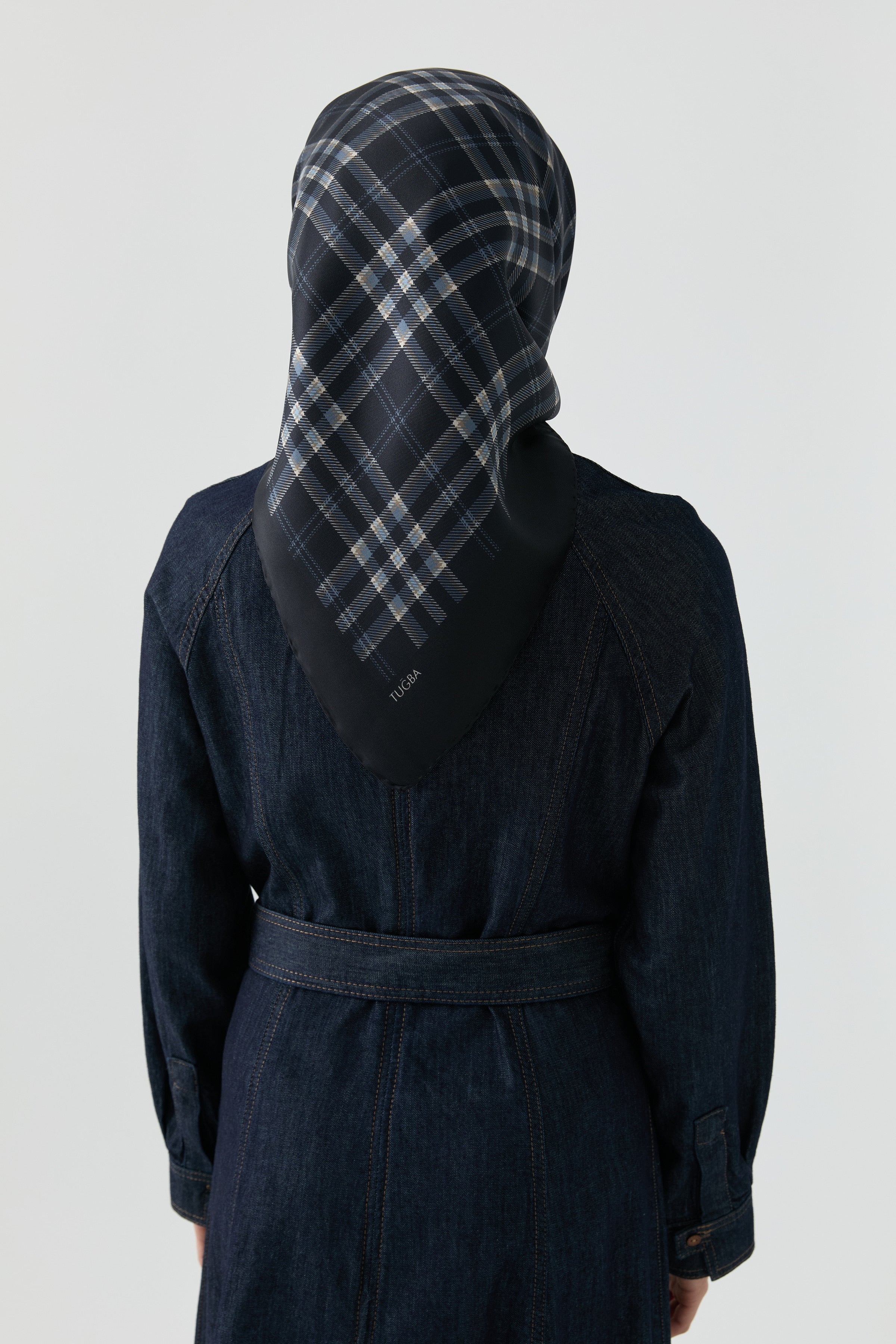 Tansel Twill İpek Eşarp - Lacivert TUGBA