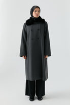 Yakası Kürk Detaylı Kaban - Antrasit TUGBA