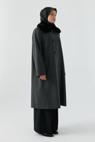 Yakası Kürk Detaylı Kaban - Antrasit TUGBA