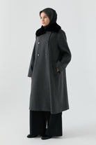 Yakası Kürk Detaylı Kaban - Antrasit TUGBA