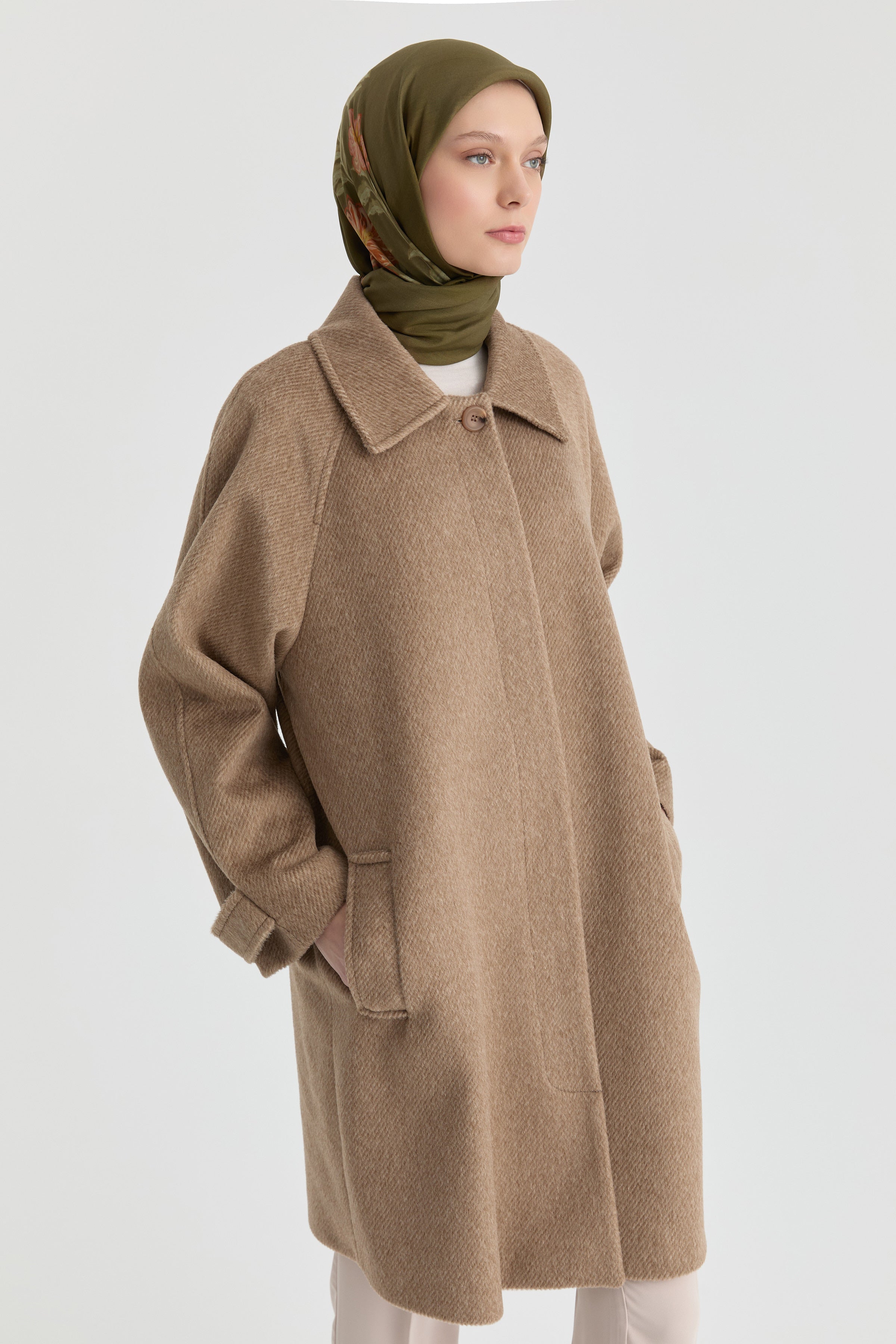 Gizli Pat Detaylı Kaban - Vizon TUGBA