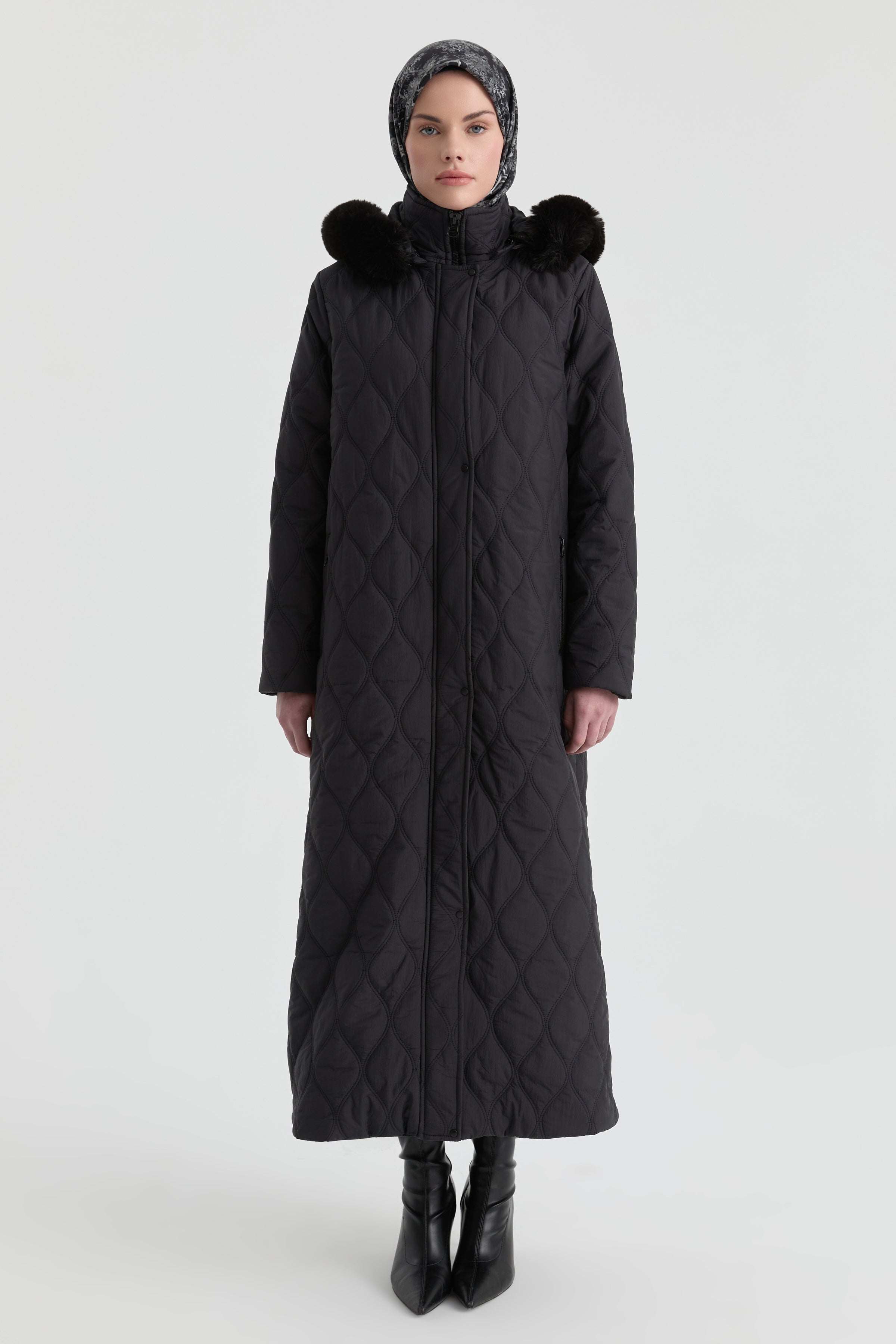 Kapüşonlu Manto - Siyah TUGBA