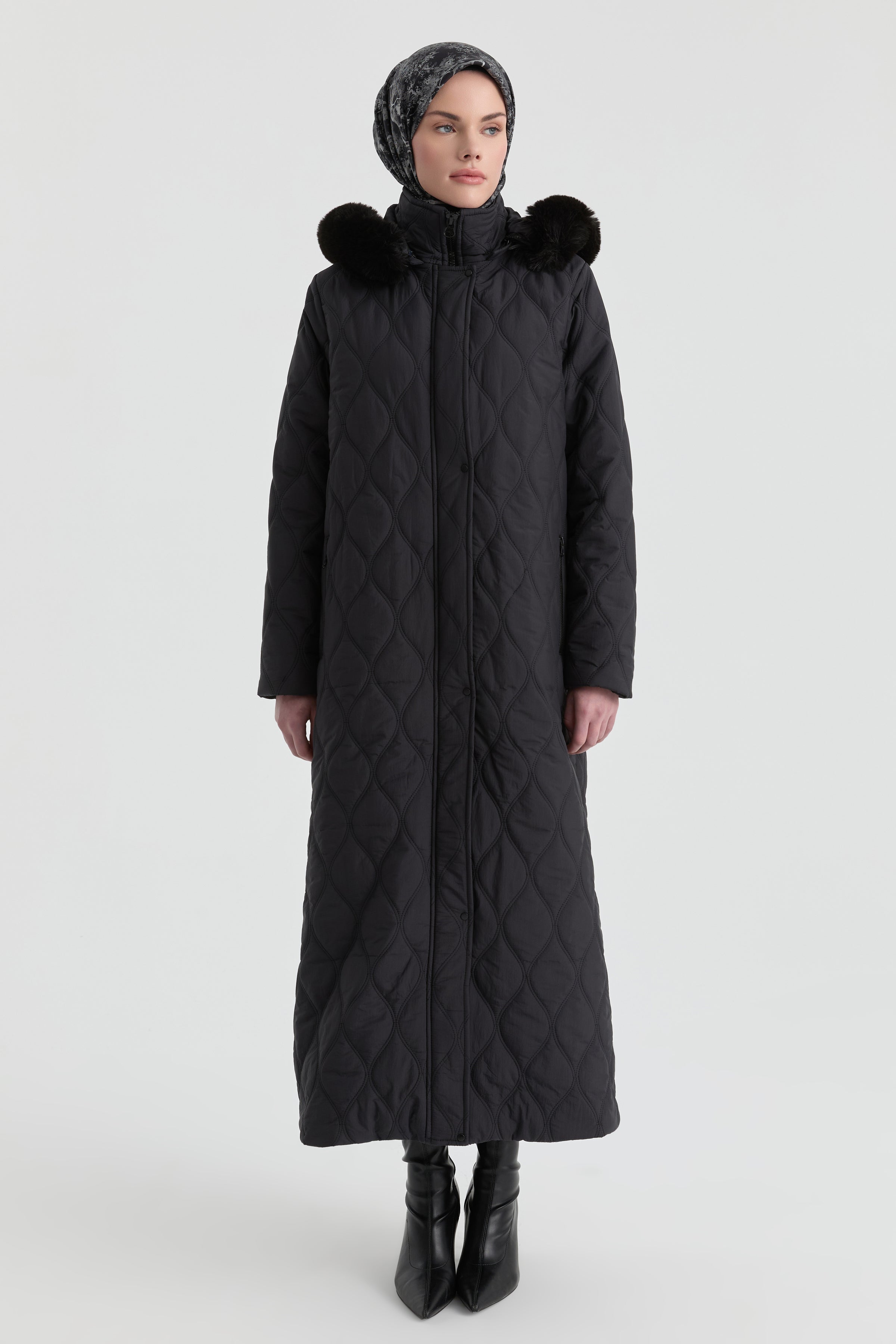 Kapüşonlu Manto - Siyah TUGBA