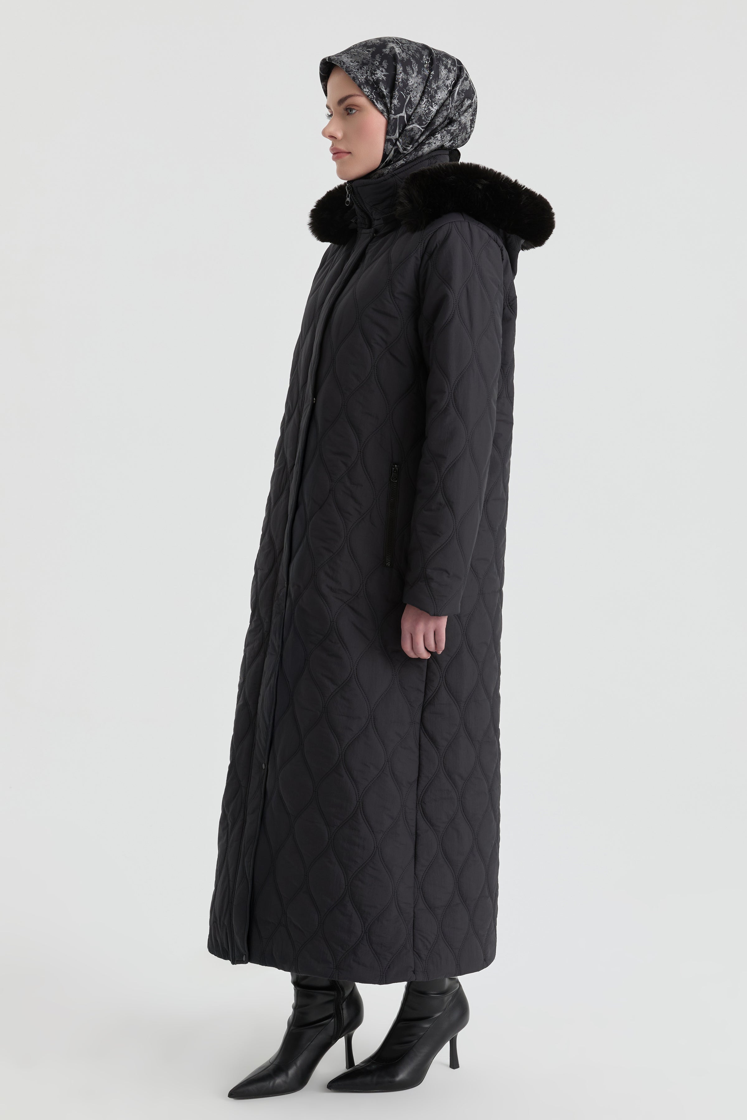 Kapüşonlu Manto - Siyah TUGBA