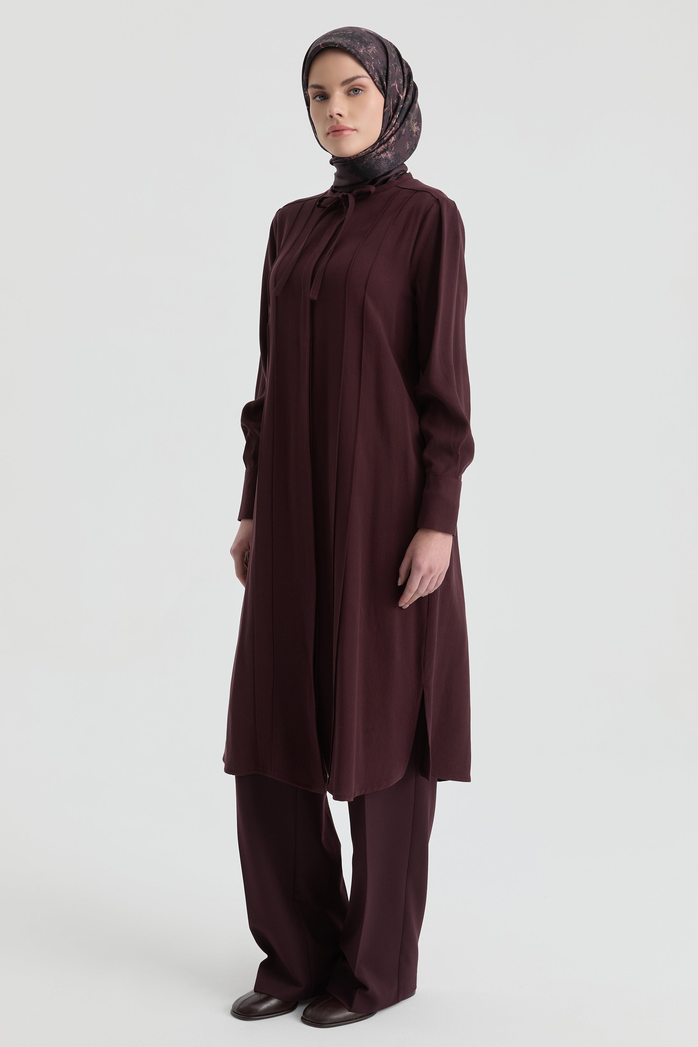 Yaka Bağcık Detaylı Tunik - Bordo TUGBA