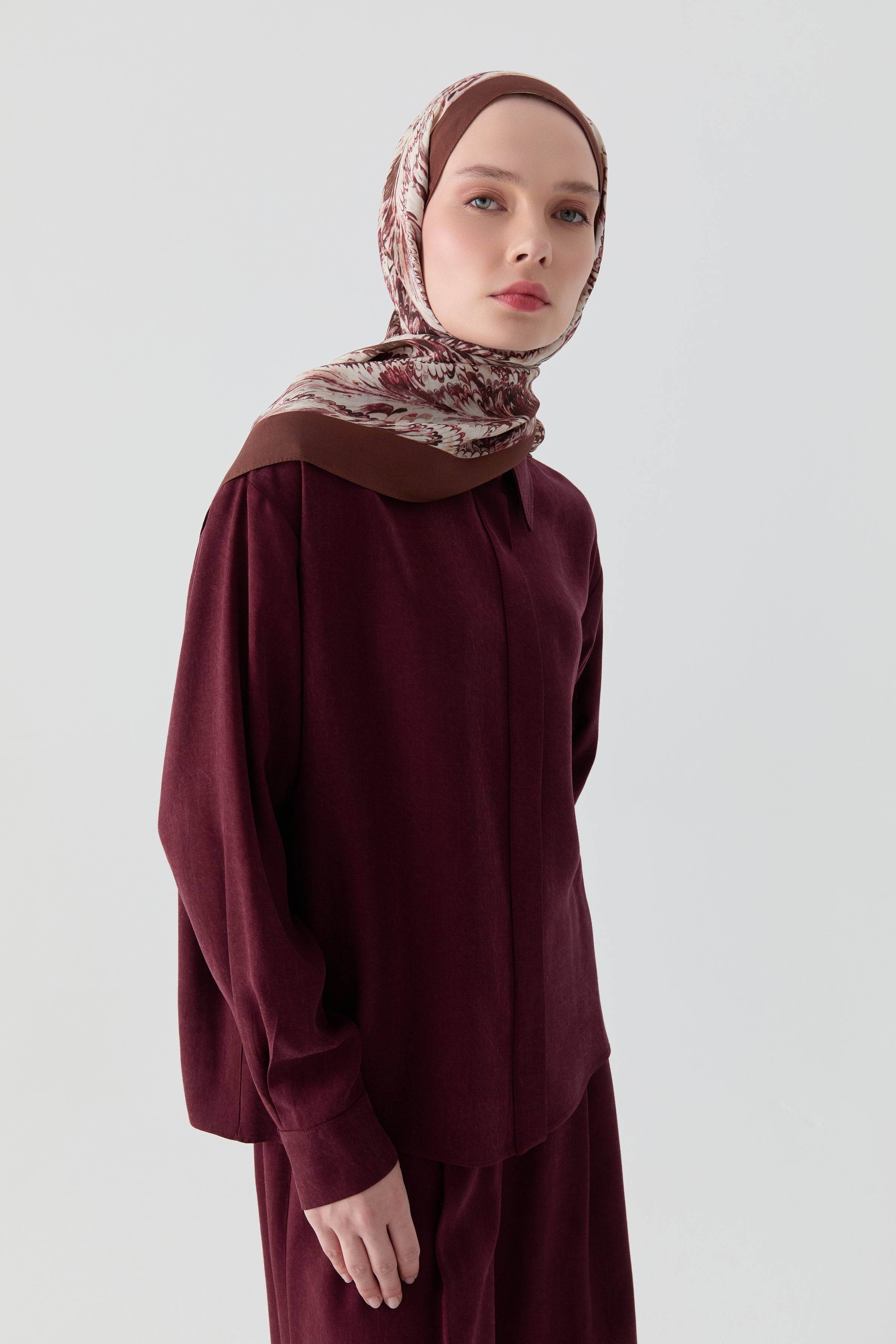 Önden Yırtmaçlı Gömlek - Bordo TUGBA