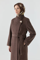 Broş Detaylı Kuşaklı Manto - Kahve TUGBA