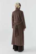 Broş Detaylı Kuşaklı Manto - Kahve TUGBA