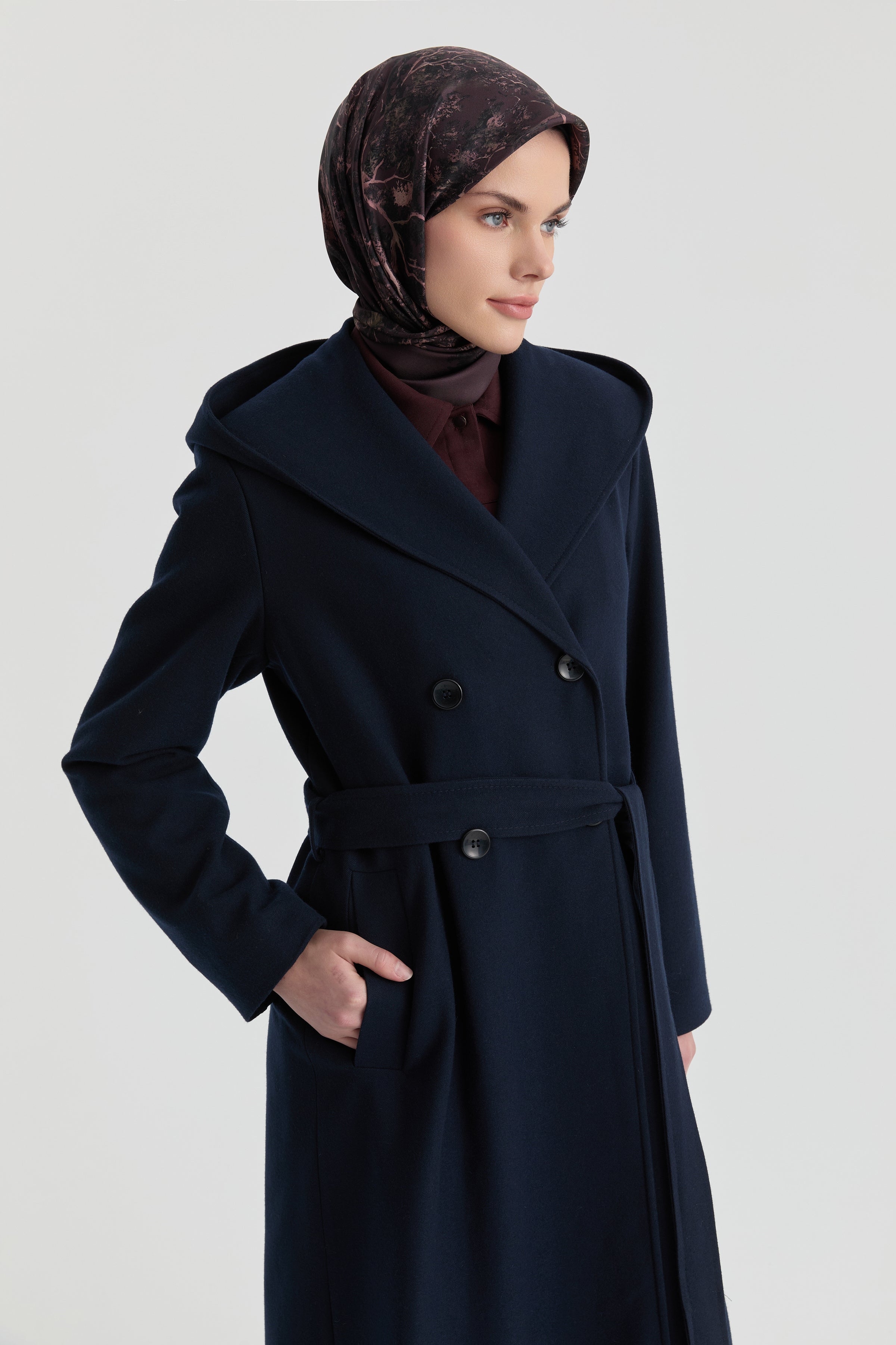 Kapüşonlu Geniş Yakalı Kaban - Lacivert TUGBA