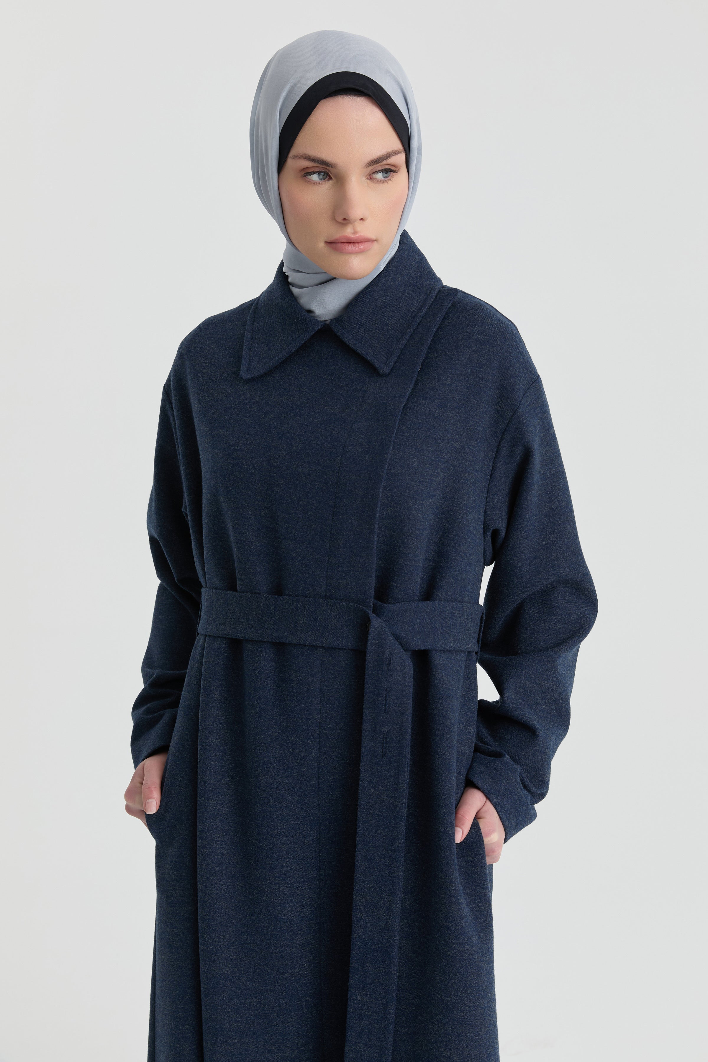 Kemeri Düğme Detaylı Manto - İndigo TUGBA