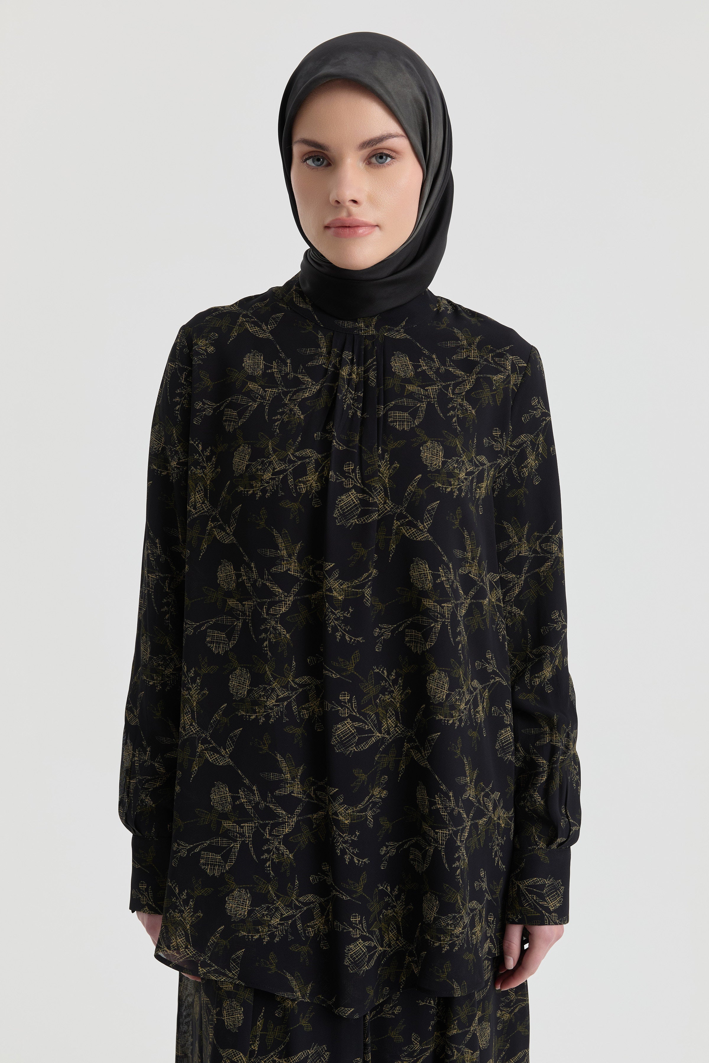 Kırma Detaylı Bluz - Siyah TUGBA