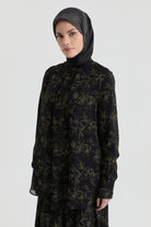 Kırma Detaylı Bluz - Siyah TUGBA