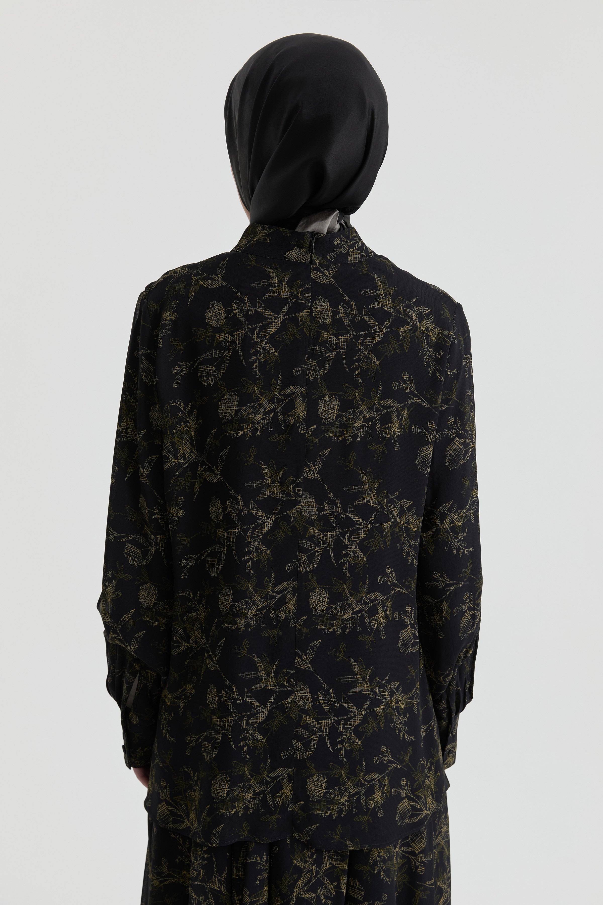 Kırma Detaylı Bluz - Siyah TUGBA