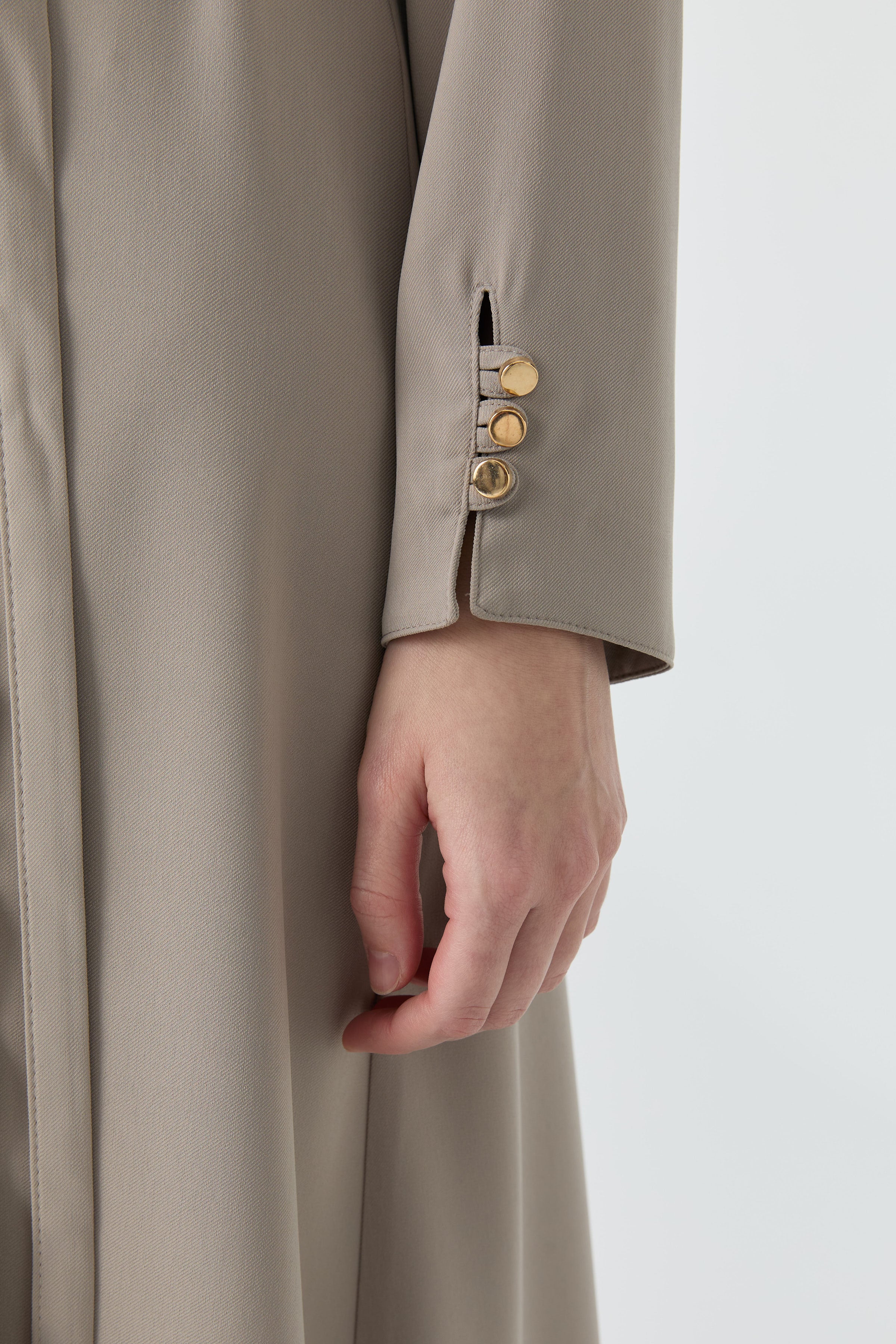 Kolları Düğme Detaylı Elbise - Vizon TUGBA