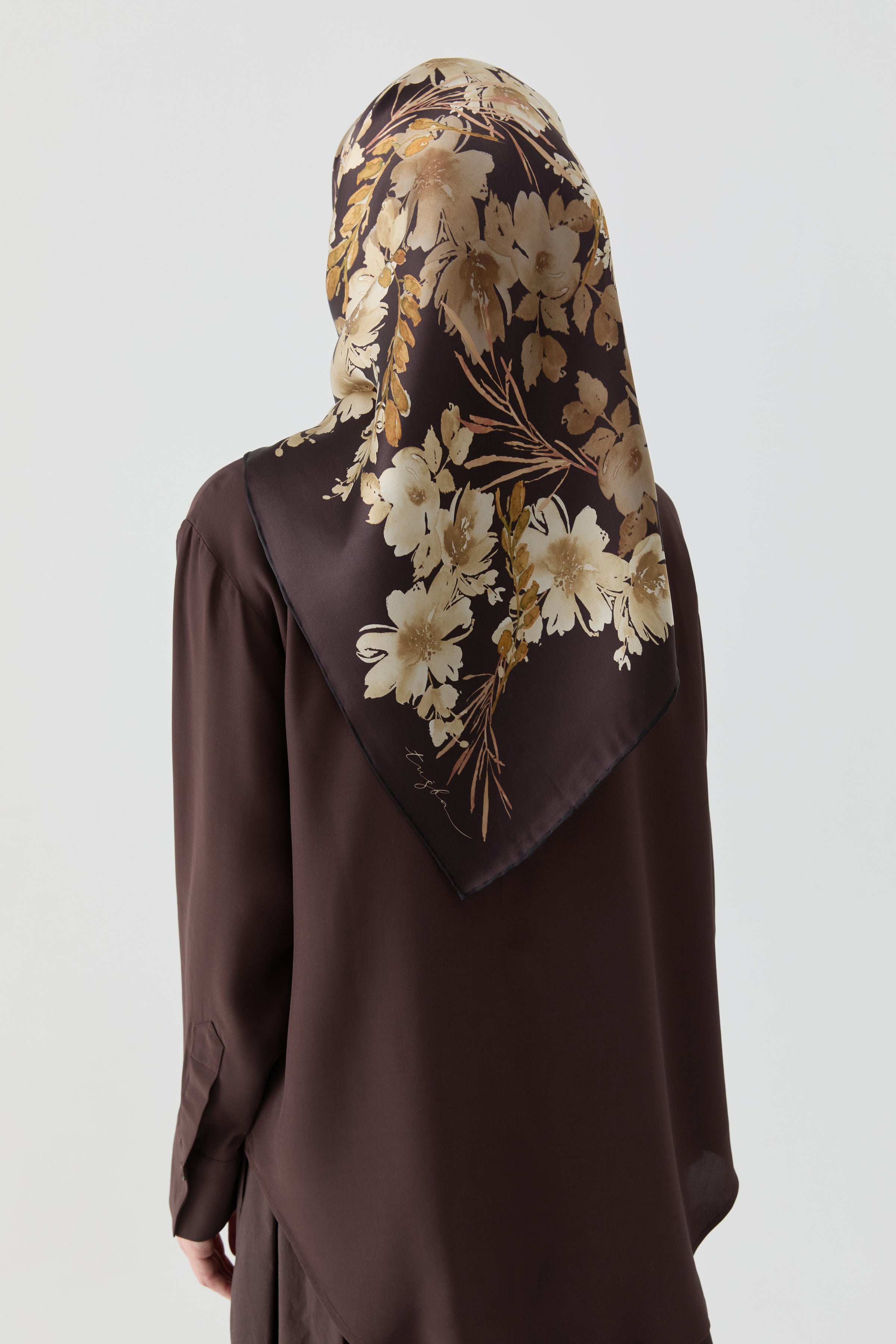 Gulistan Satin Silk Scarf – TUĞBA