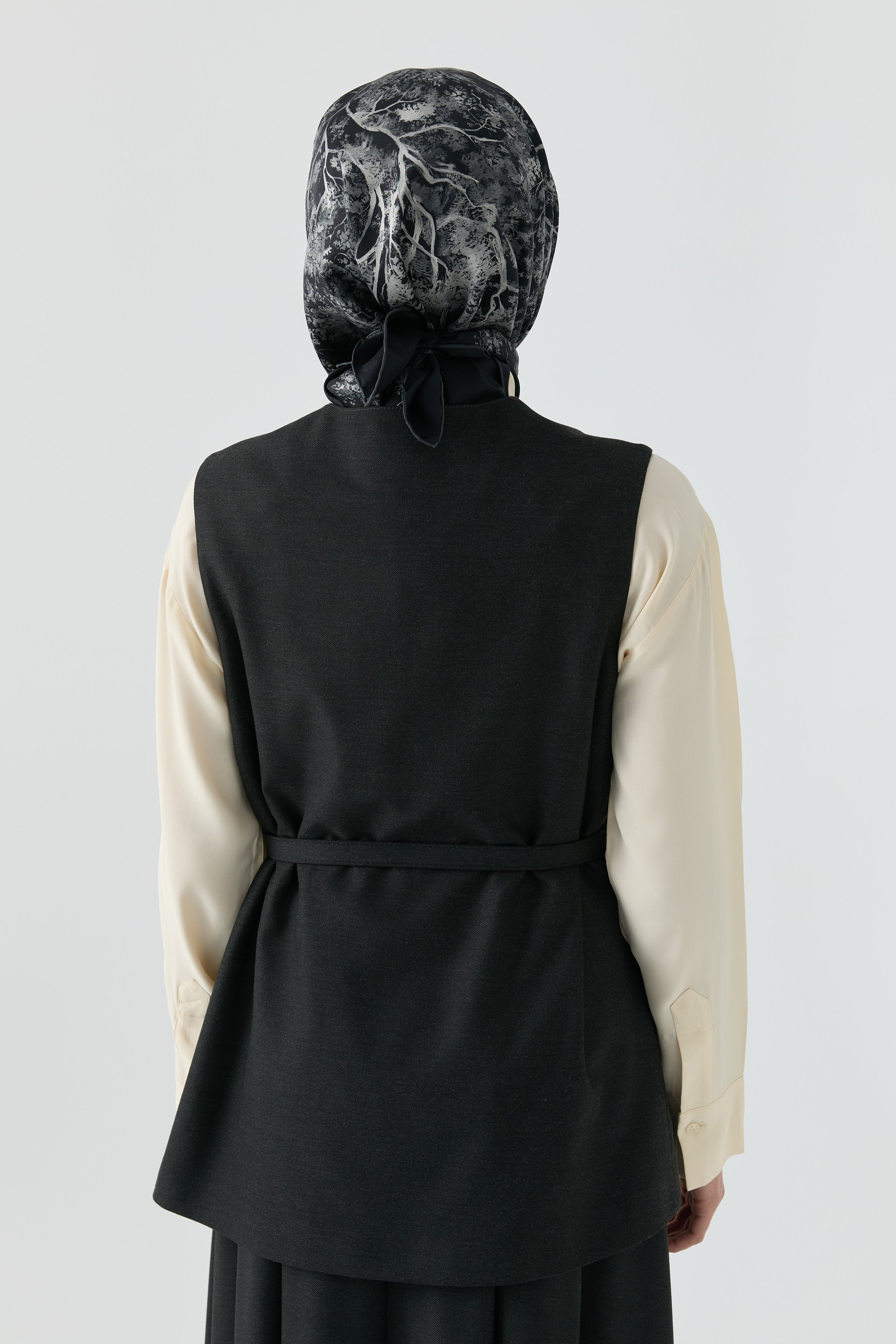 Yandan Yırtmaç Detaylı Süveter - Antrasit TUGBA