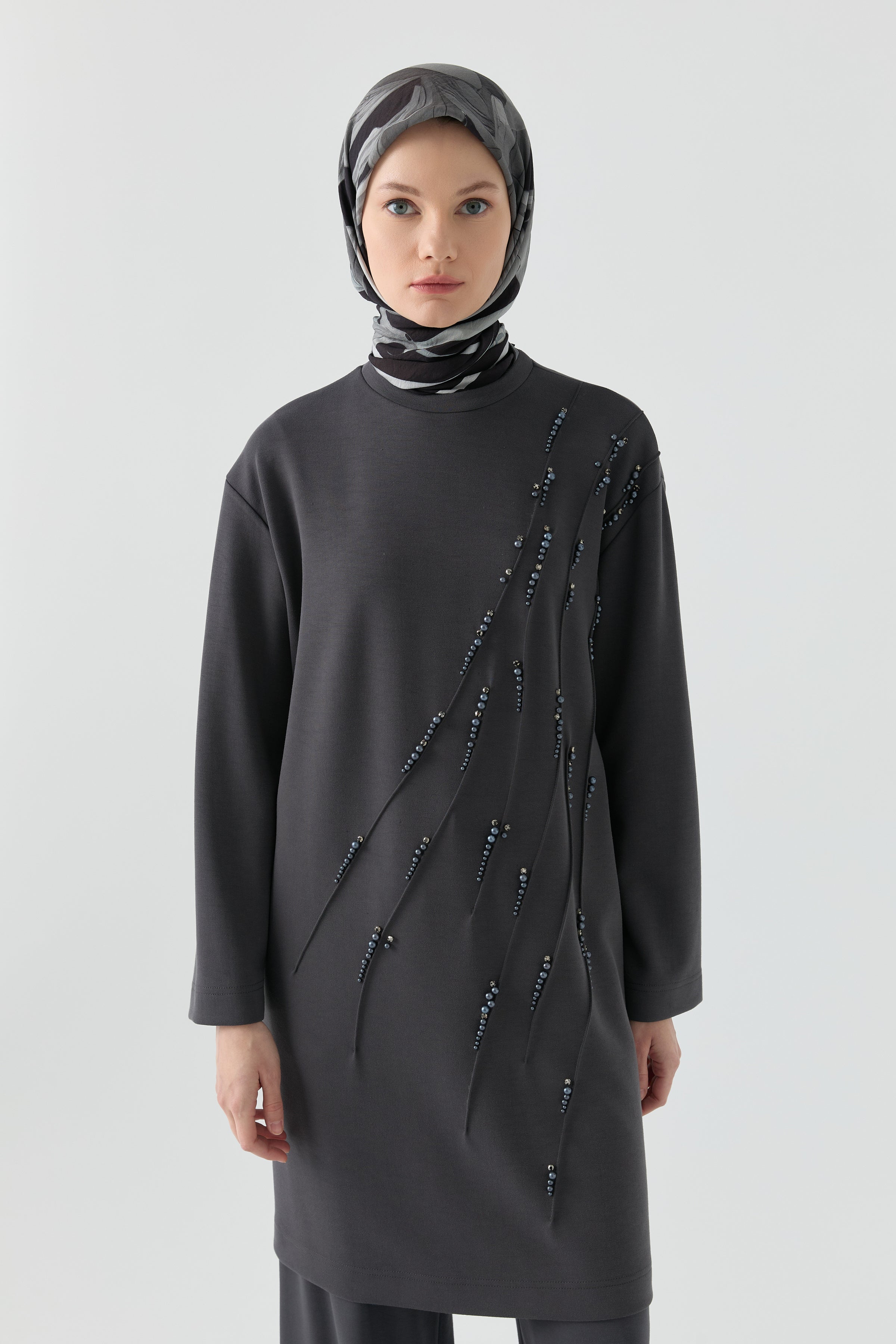 Önü Taş Detaylı Tunik - Antrasit TUGBA