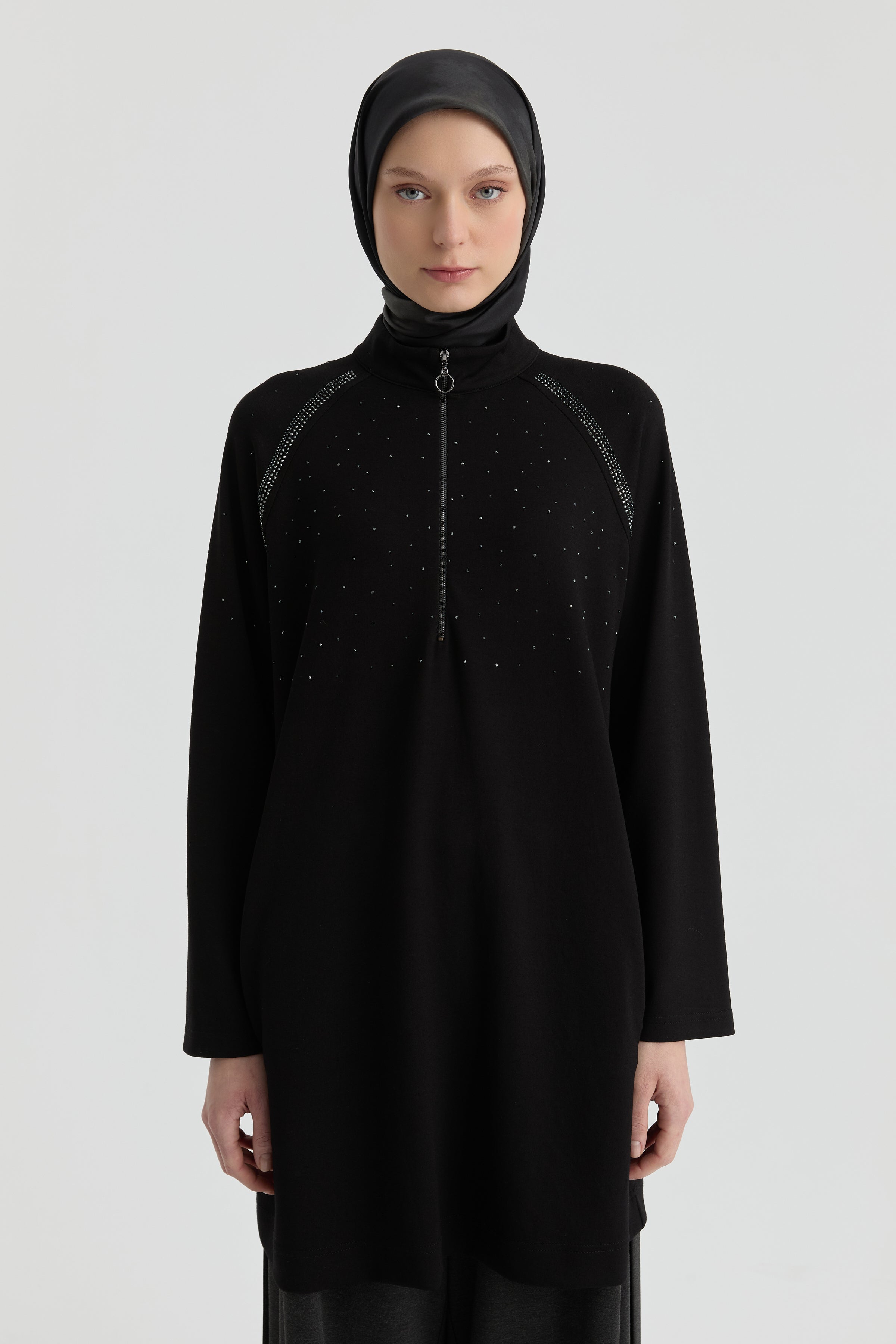 Reglan Kol Detaylı Tunik - Siyah TUGBA