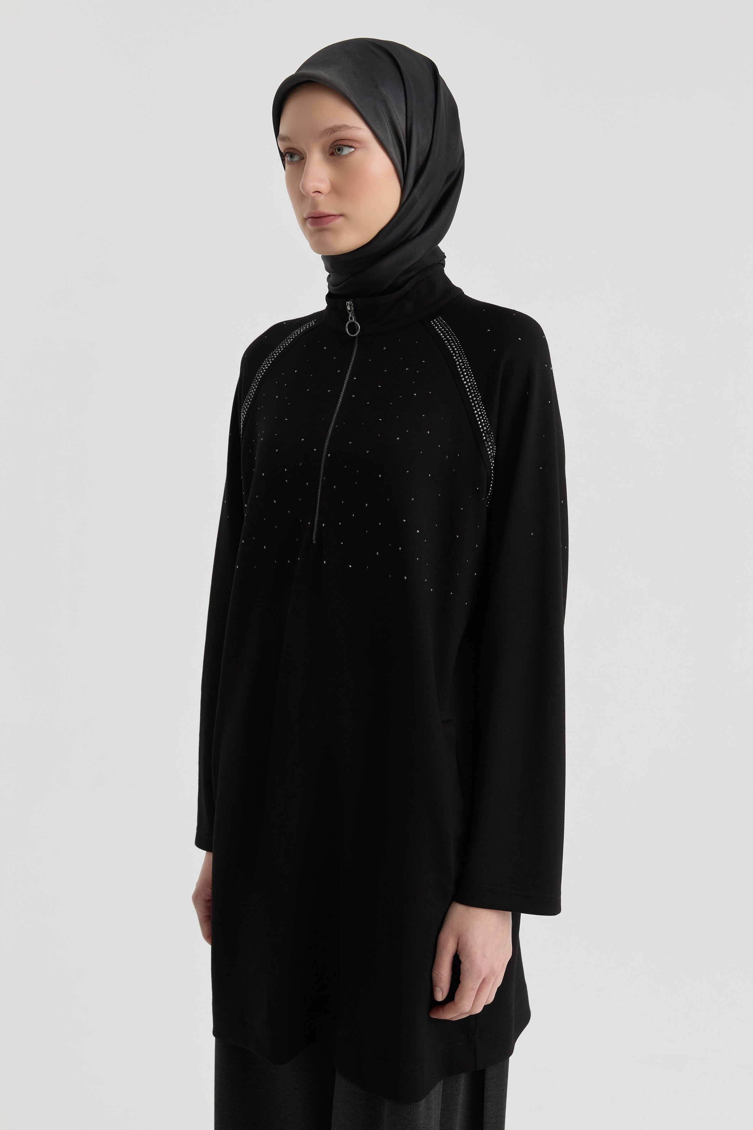 Reglan Kol Detaylı Tunik - Siyah TUGBA