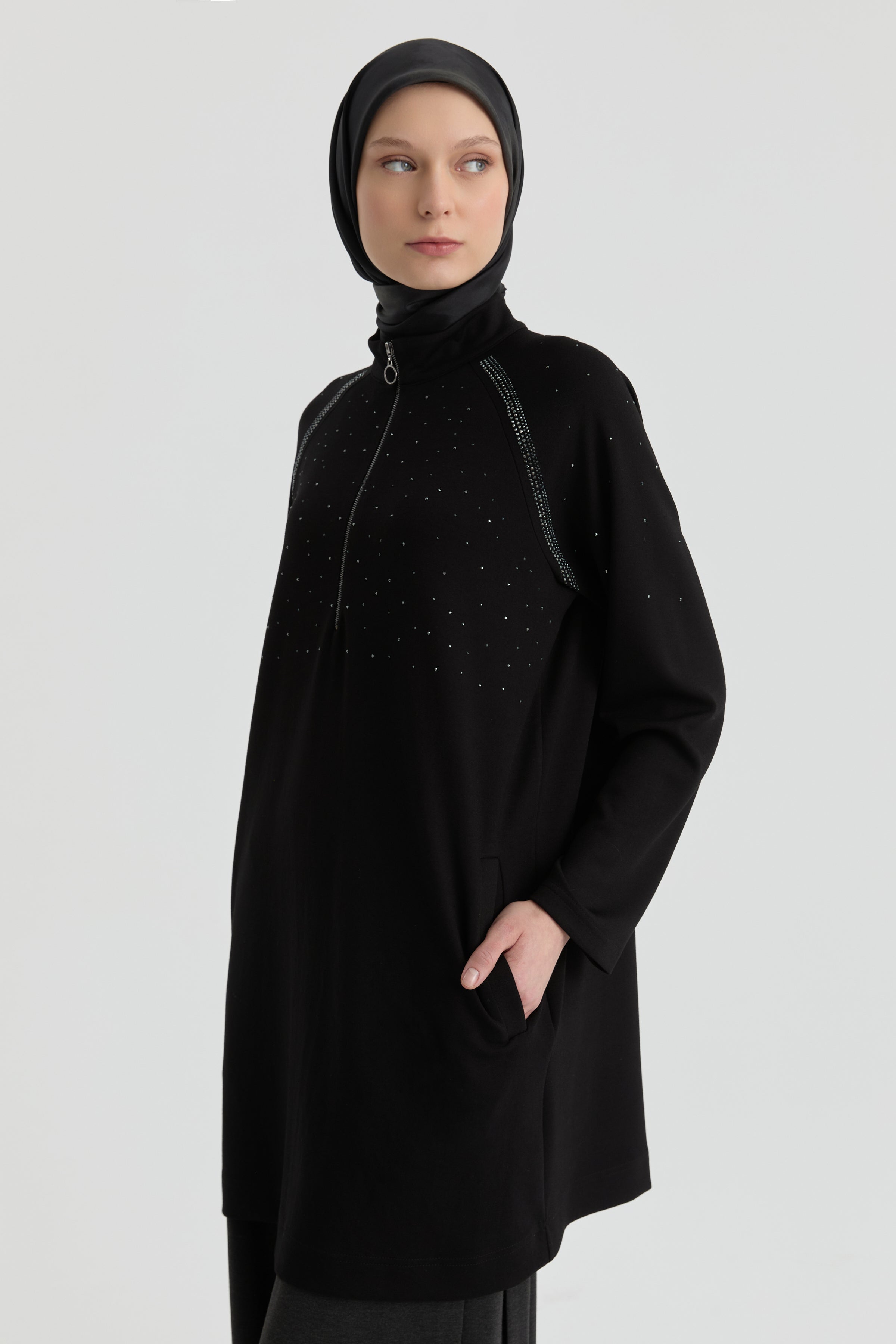 Reglan Kol Detaylı Tunik - Siyah TUGBA