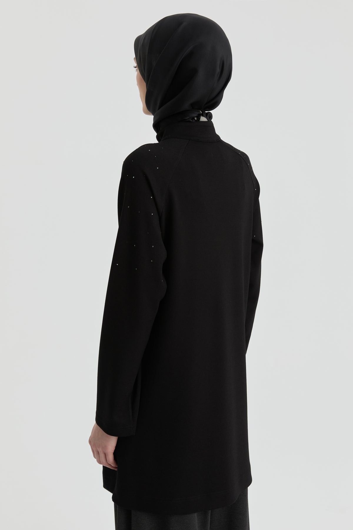 Reglan Kol Detaylı Tunik - Siyah TUGBA
