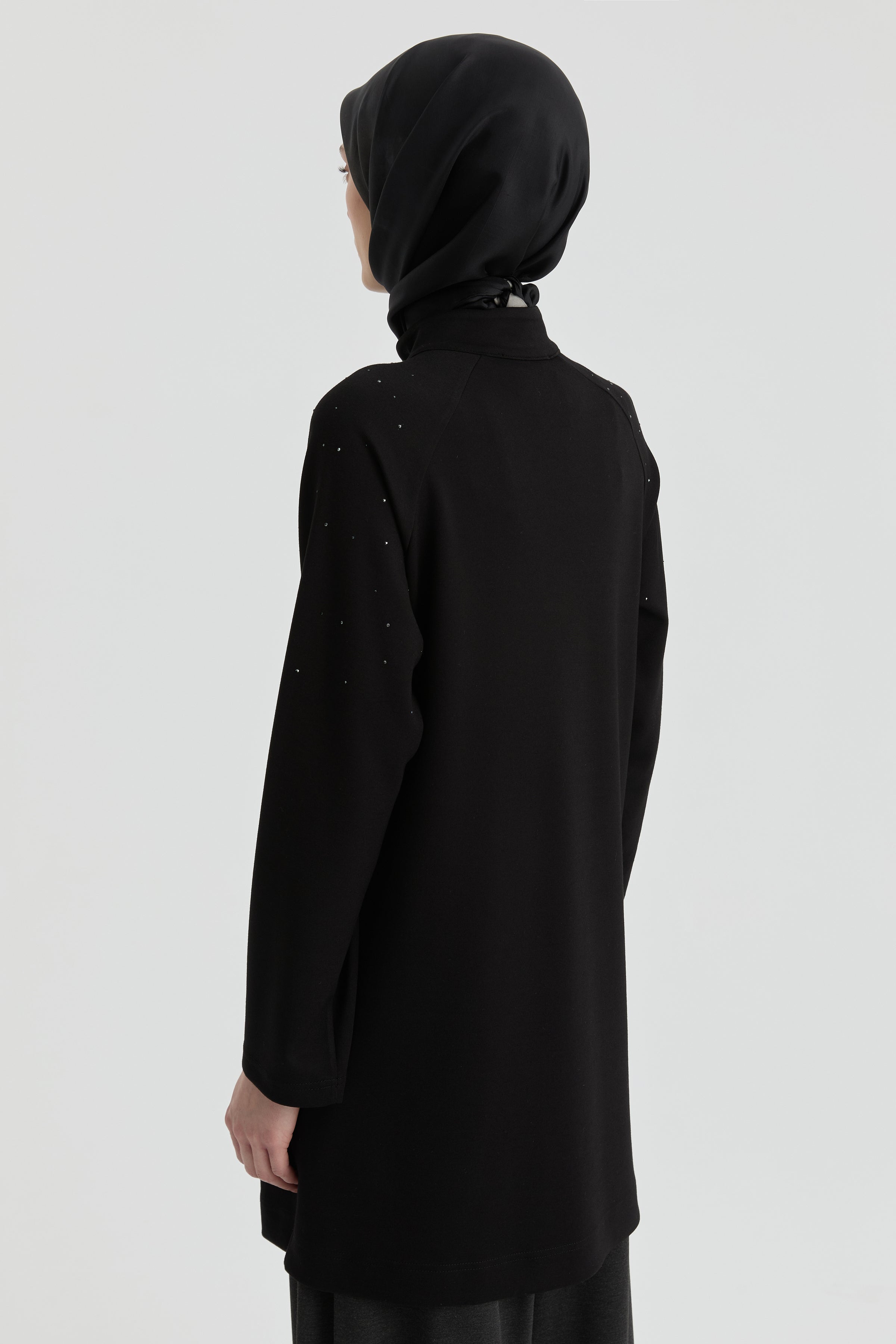 Reglan Kol Detaylı Tunik - Siyah TUGBA