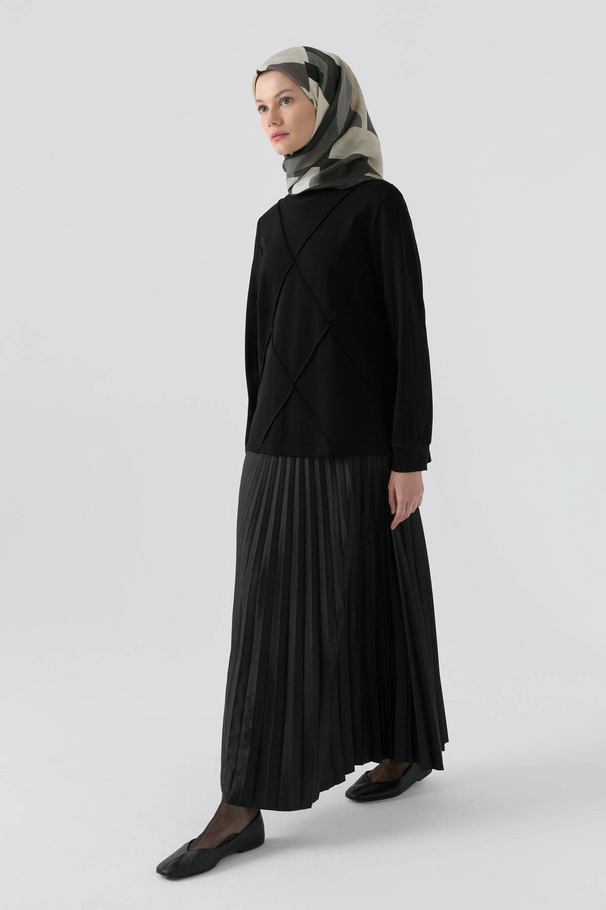 Front Stitched Detail Suit - Black