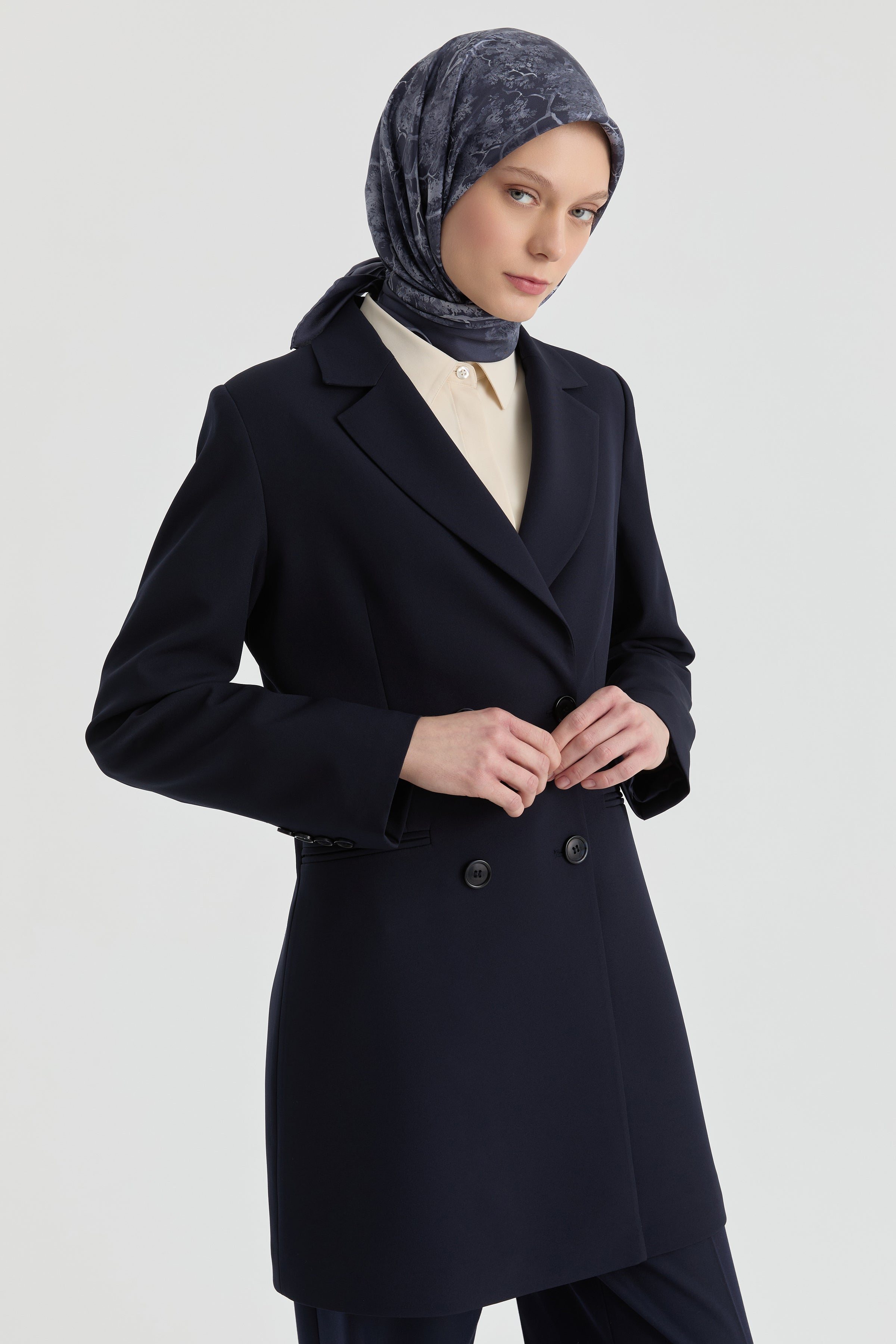 Kruvaze Düğmeli Uzun Basic Ceket - Lacivert TUGBA