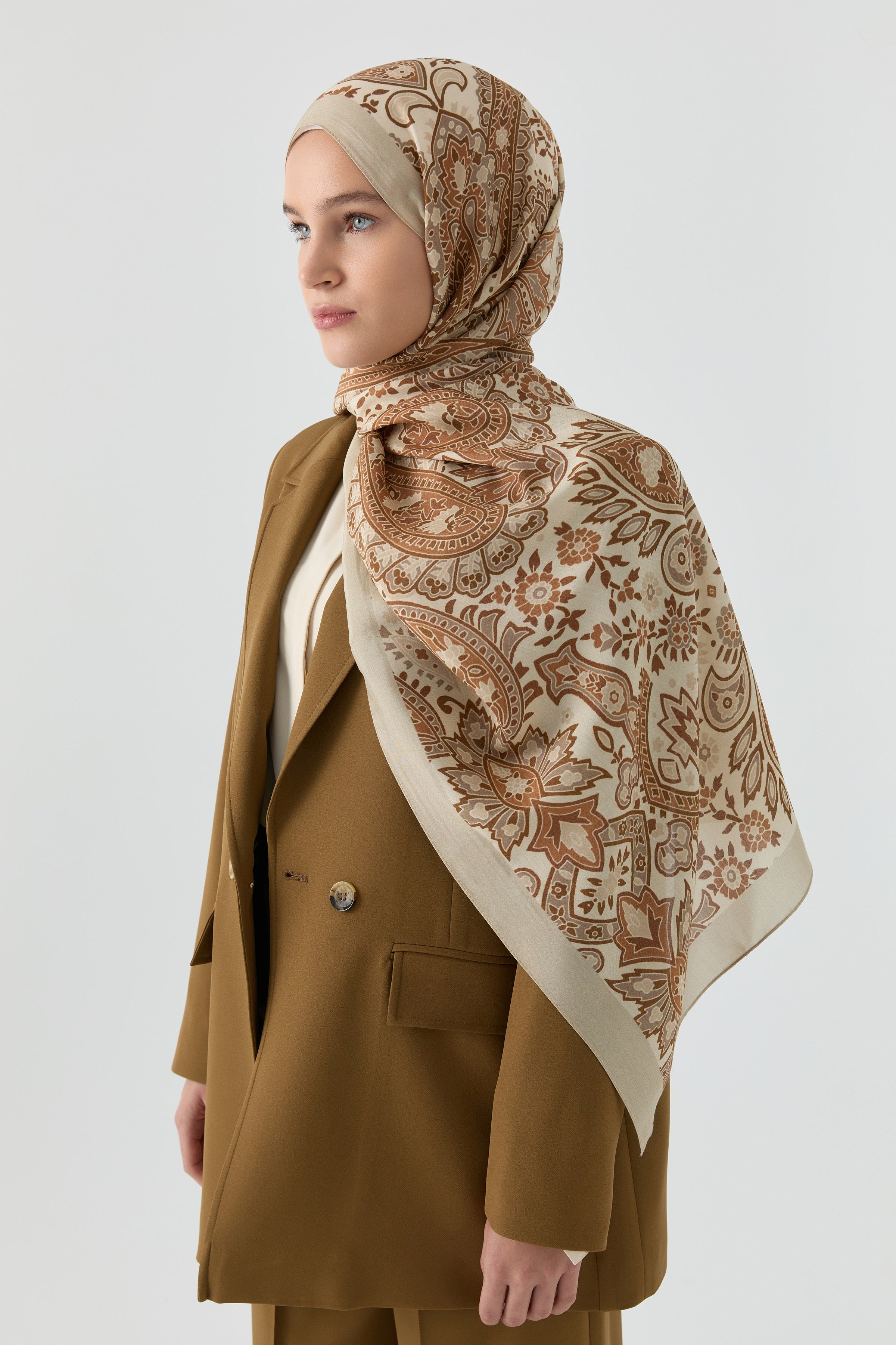 Paisley Desenli Natural Şal - Kahve TUGBA