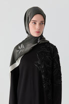 Funda Çiçek Desenli Natural Şal - Siyah TUGBA