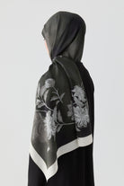 Funda Çiçek Desenli Natural Şal - Siyah TUGBA